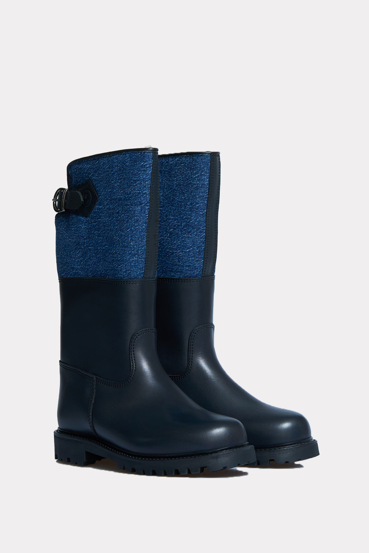 Gefütterte Lammfellstiefel in marine