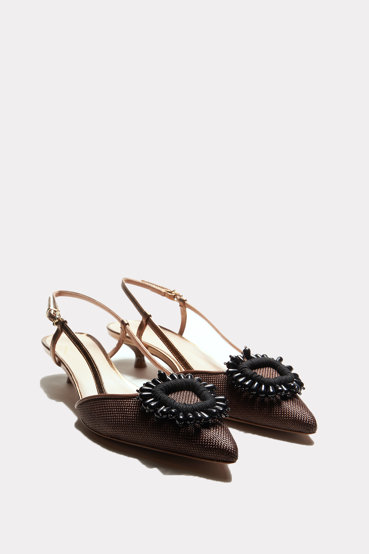 Flat slingbacks in black