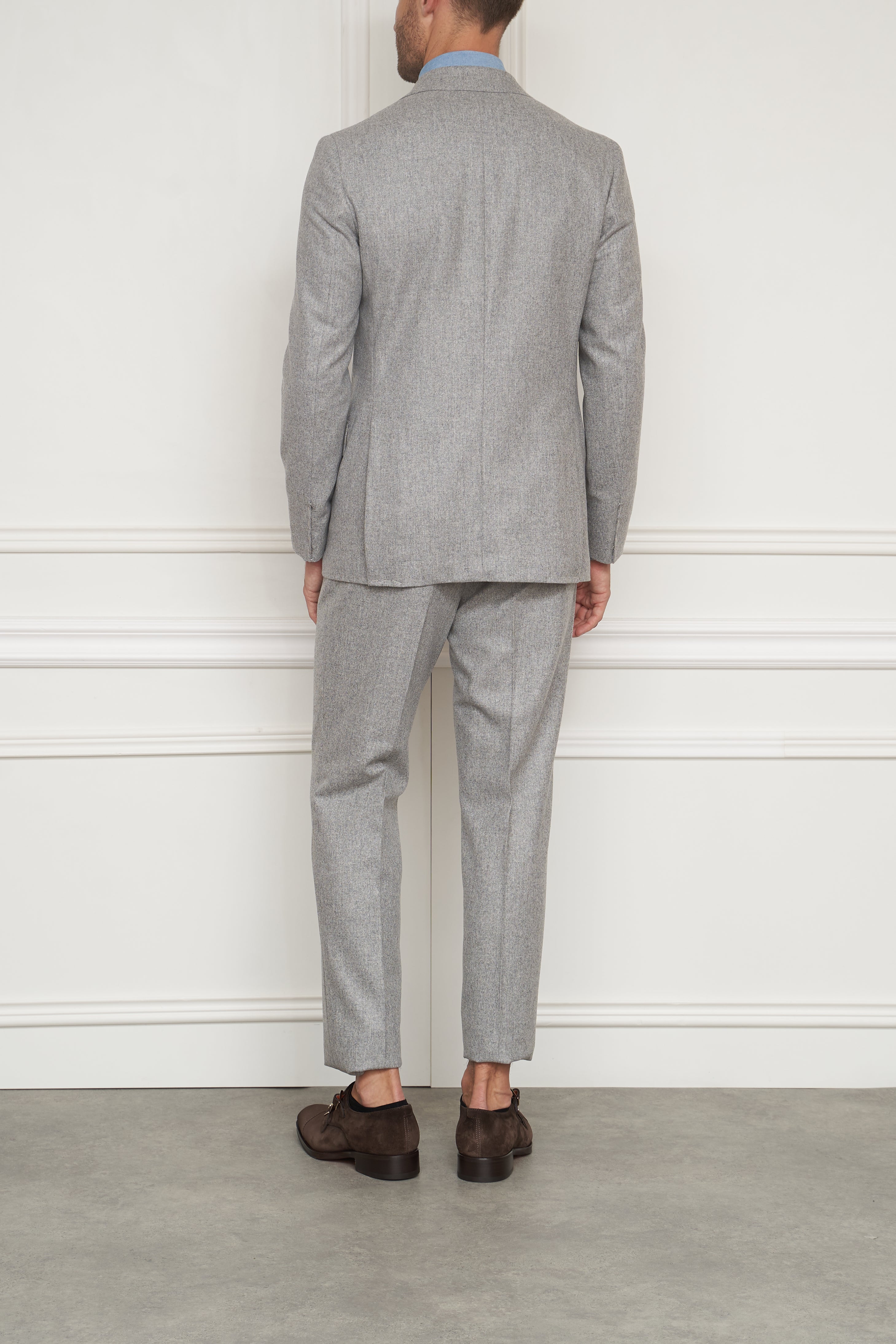 Wool suit in grey