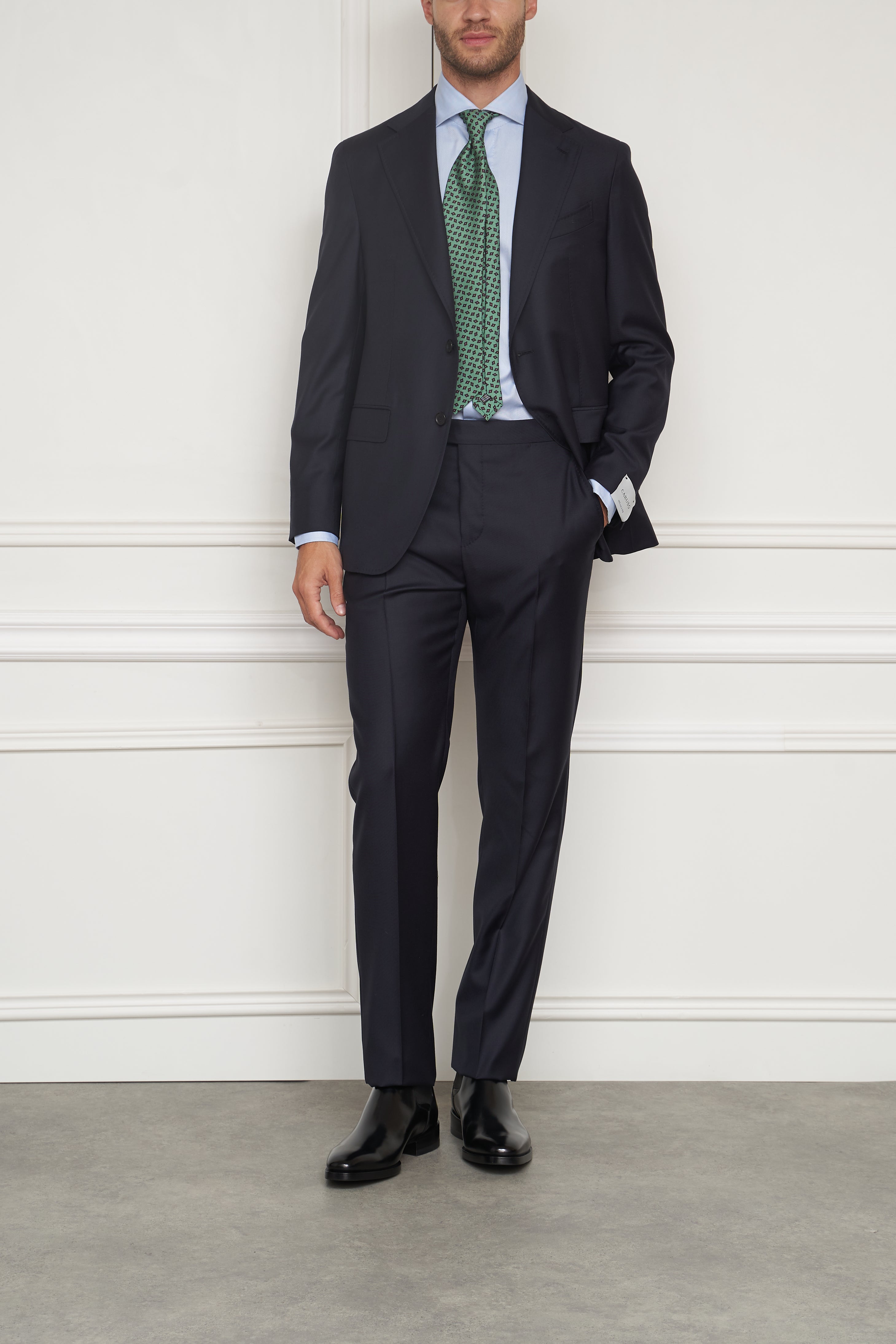 Suit in navy