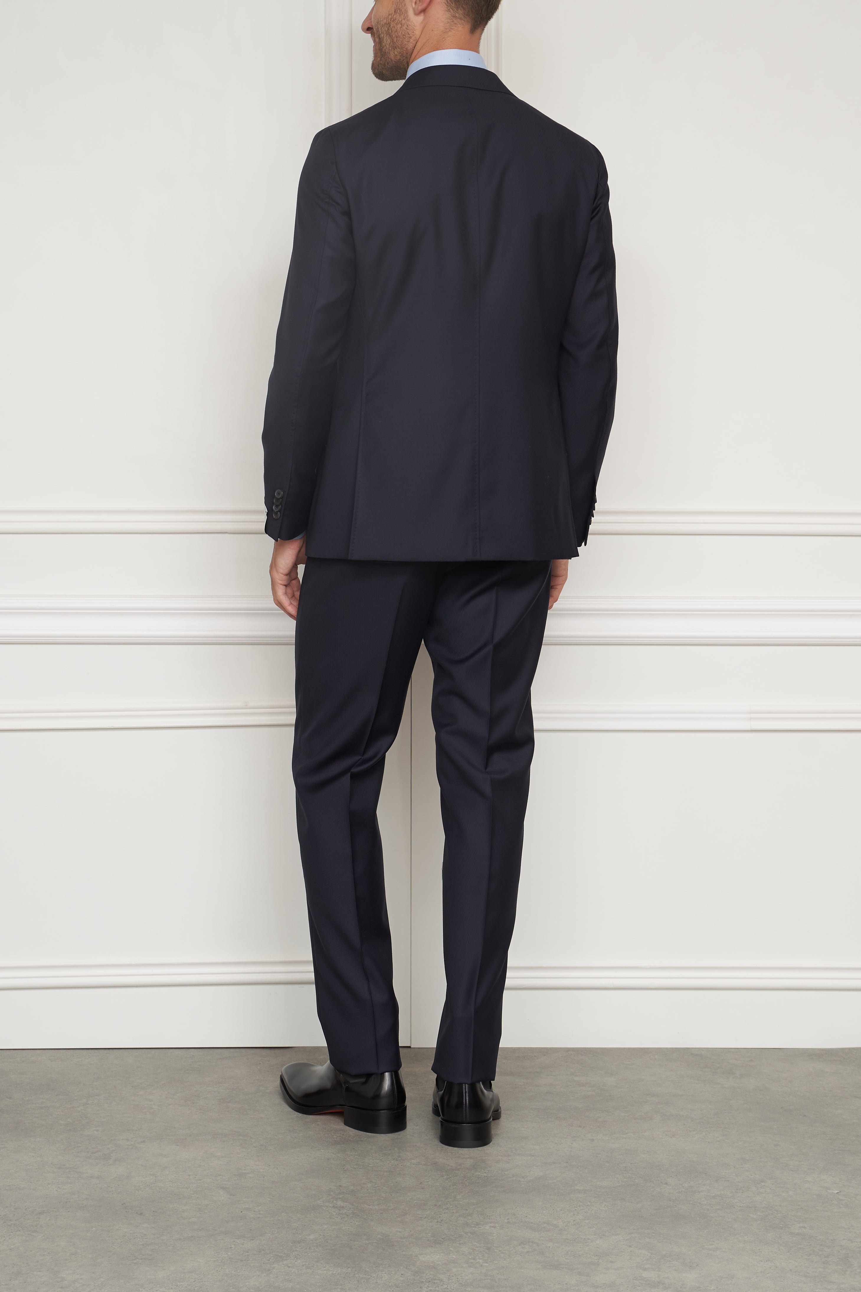 Suit in navy