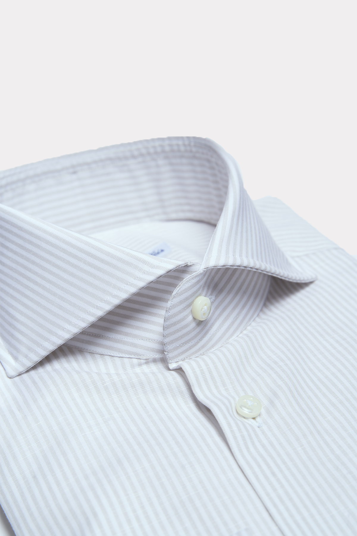 Hemd in beige-weiß gestreift