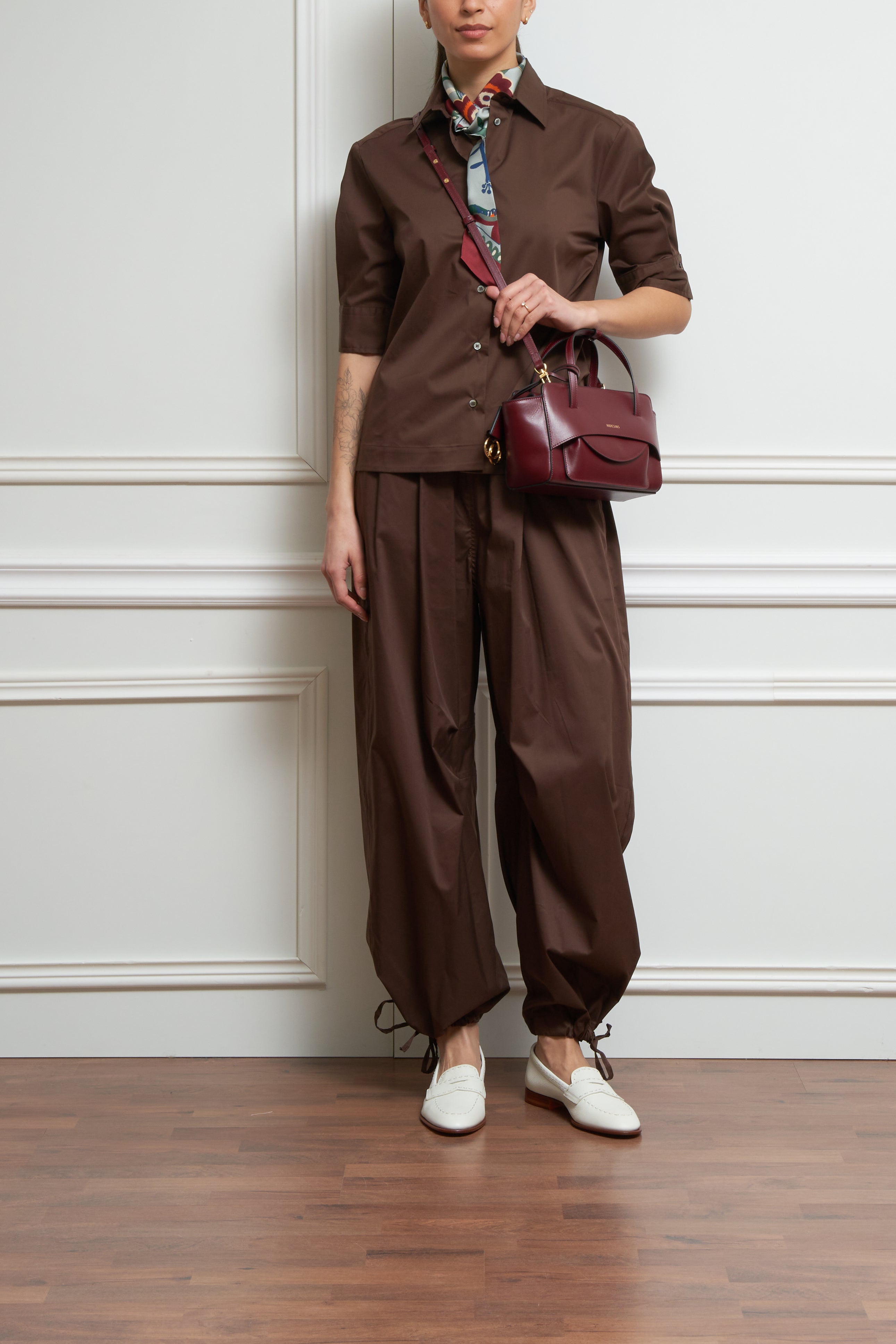 Kurzarm-Hemdbluse in braun