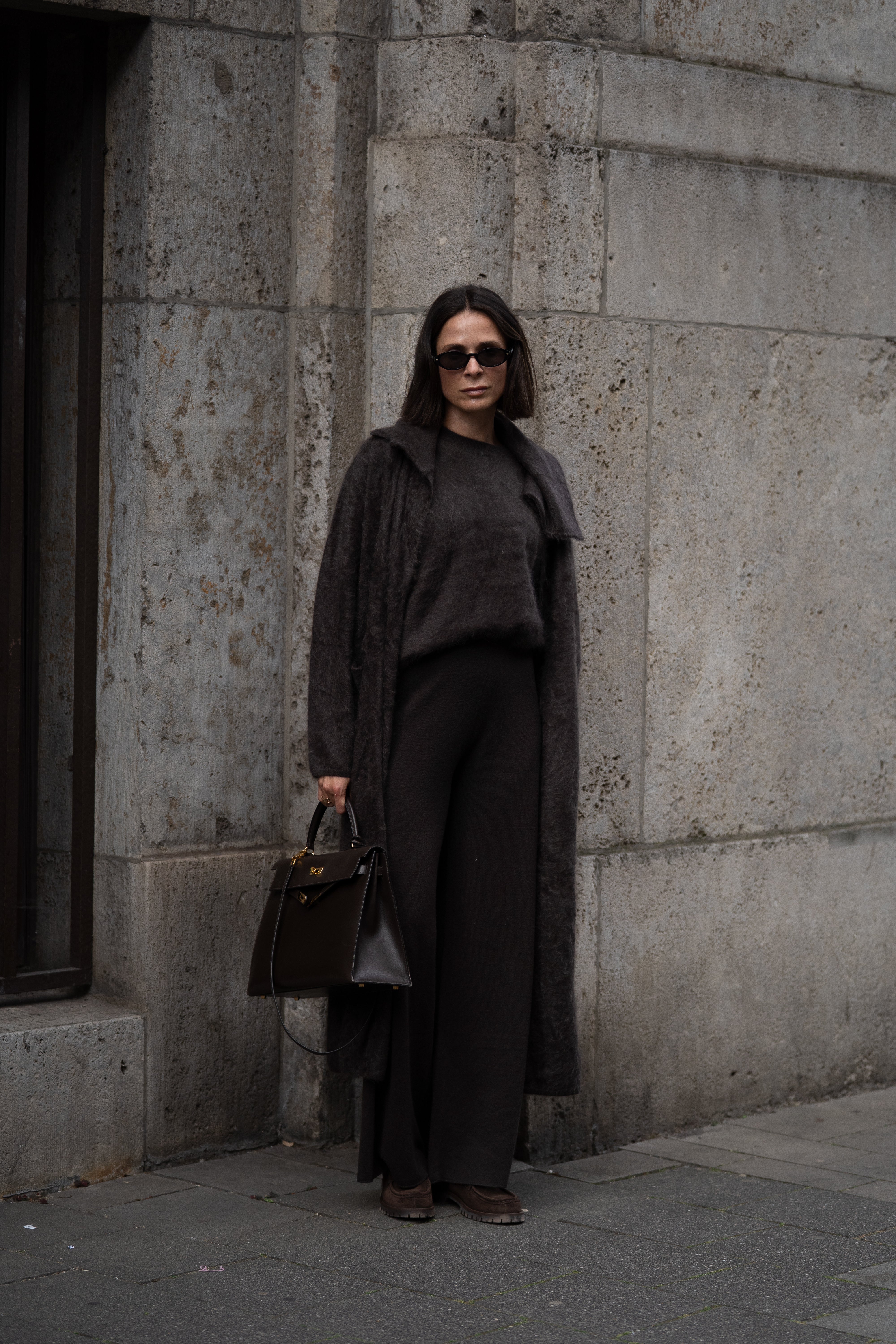 Lange Kaschmirstrickjacke in braun