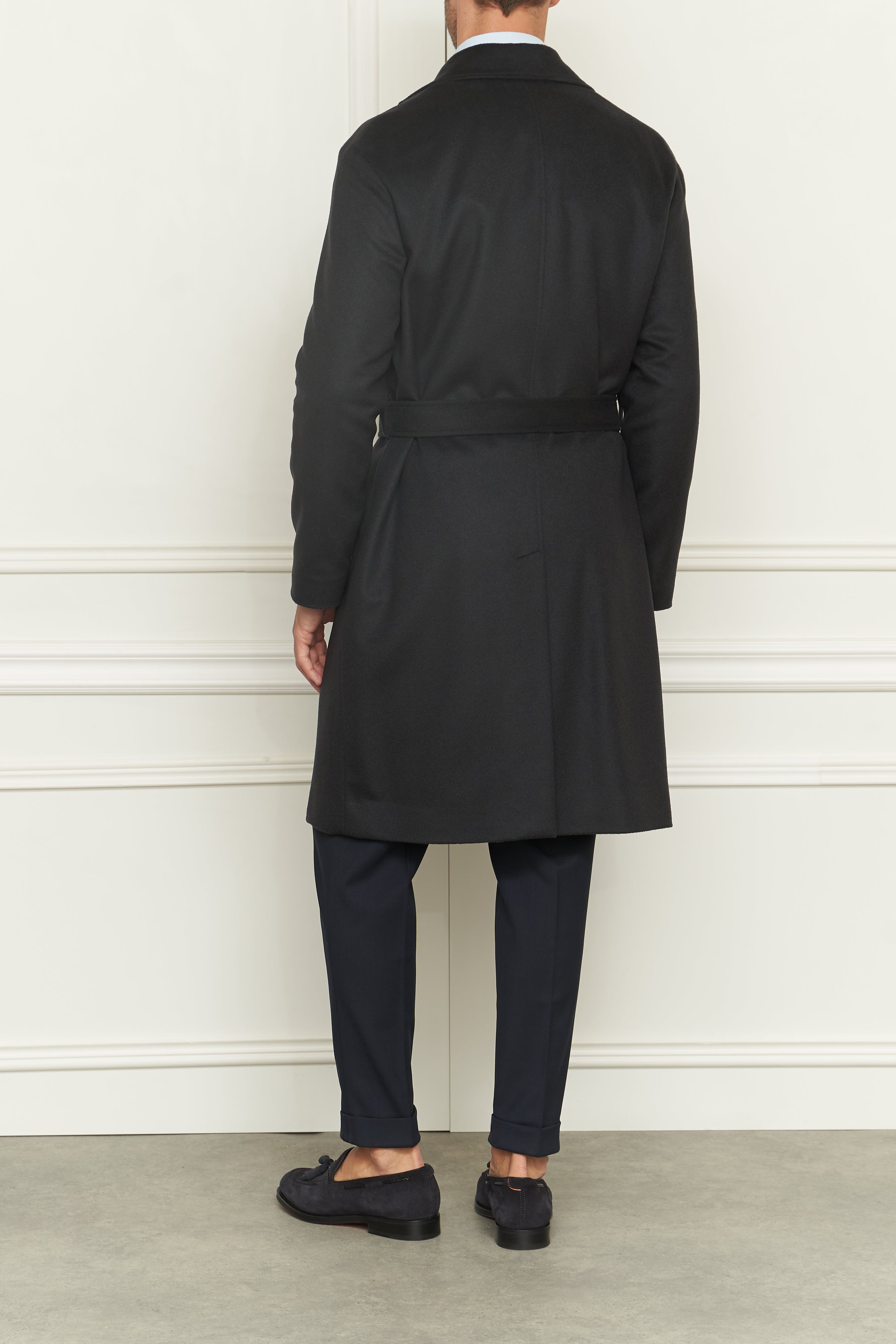 Cashmere coat in dark blue