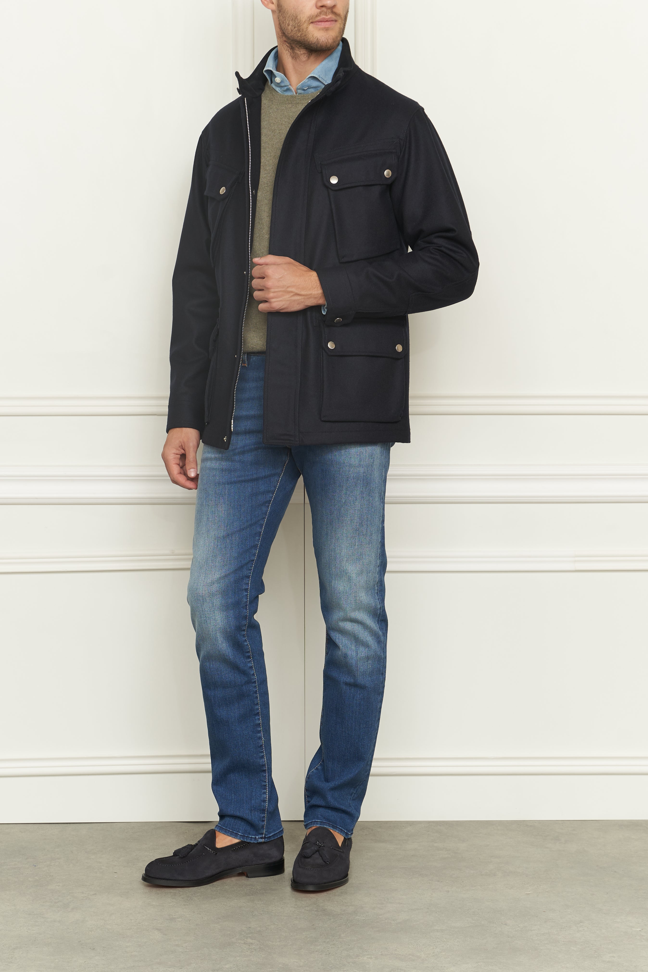 Wolljacke in marine