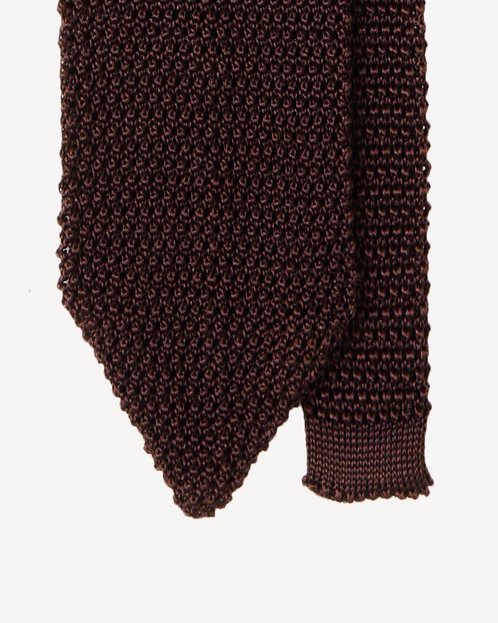 knitted tie in brown