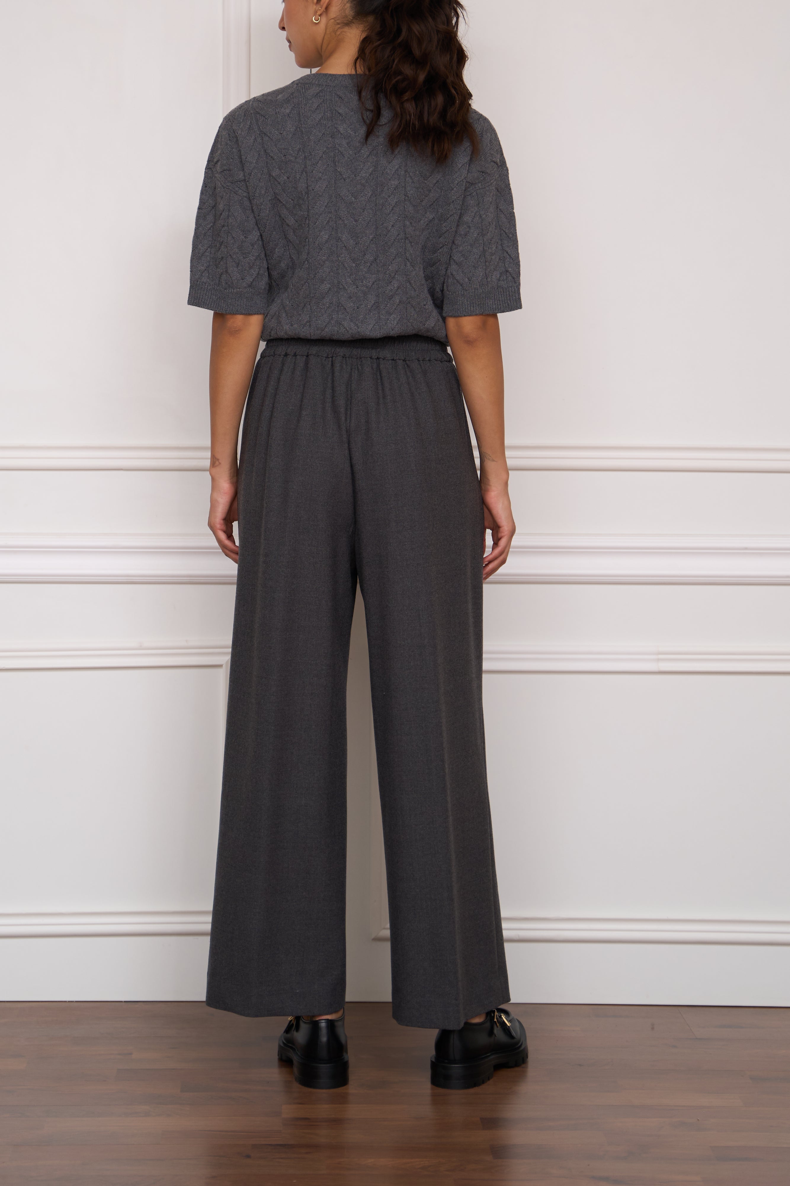 Wool trousers in grey