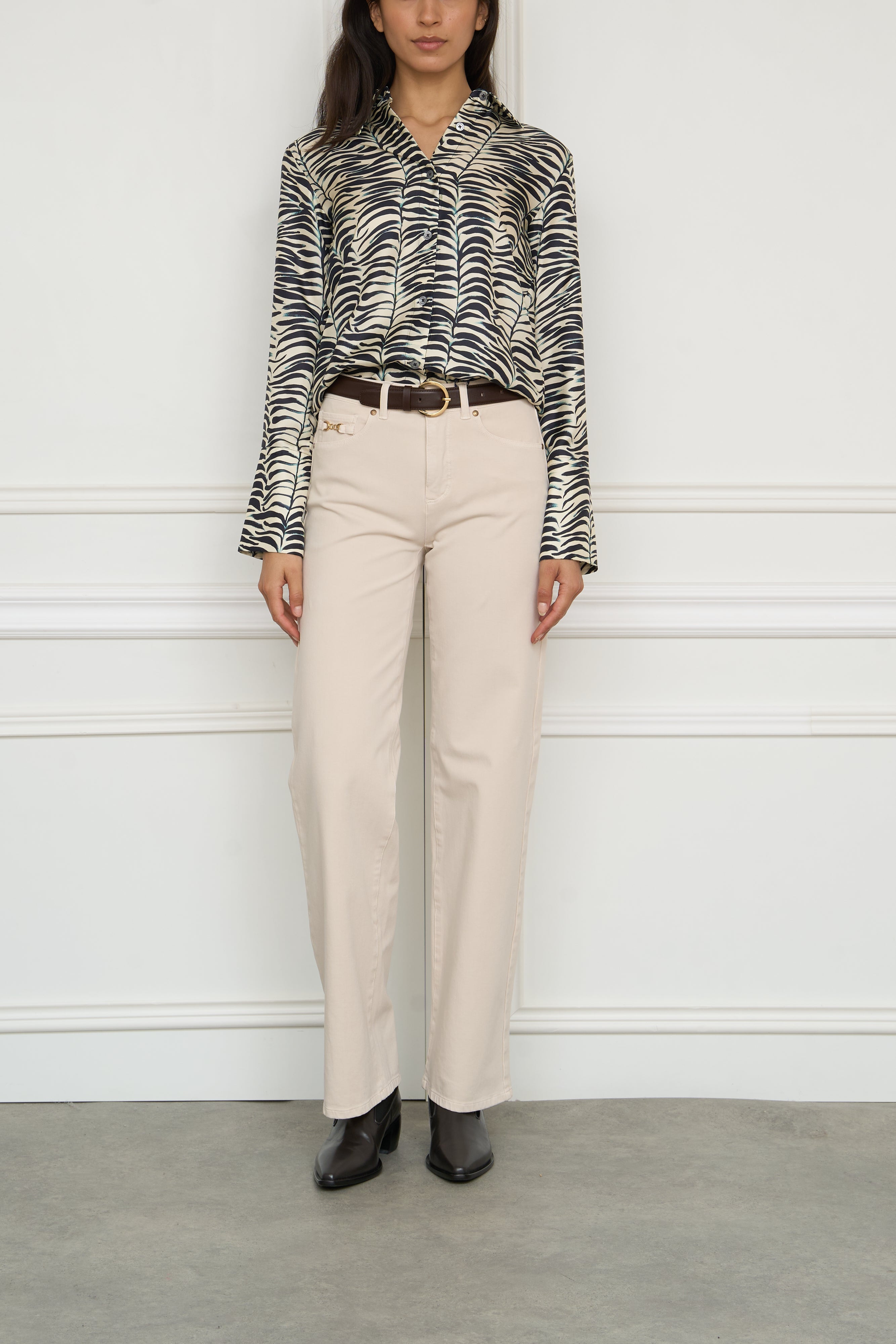 Straight jeans in beige