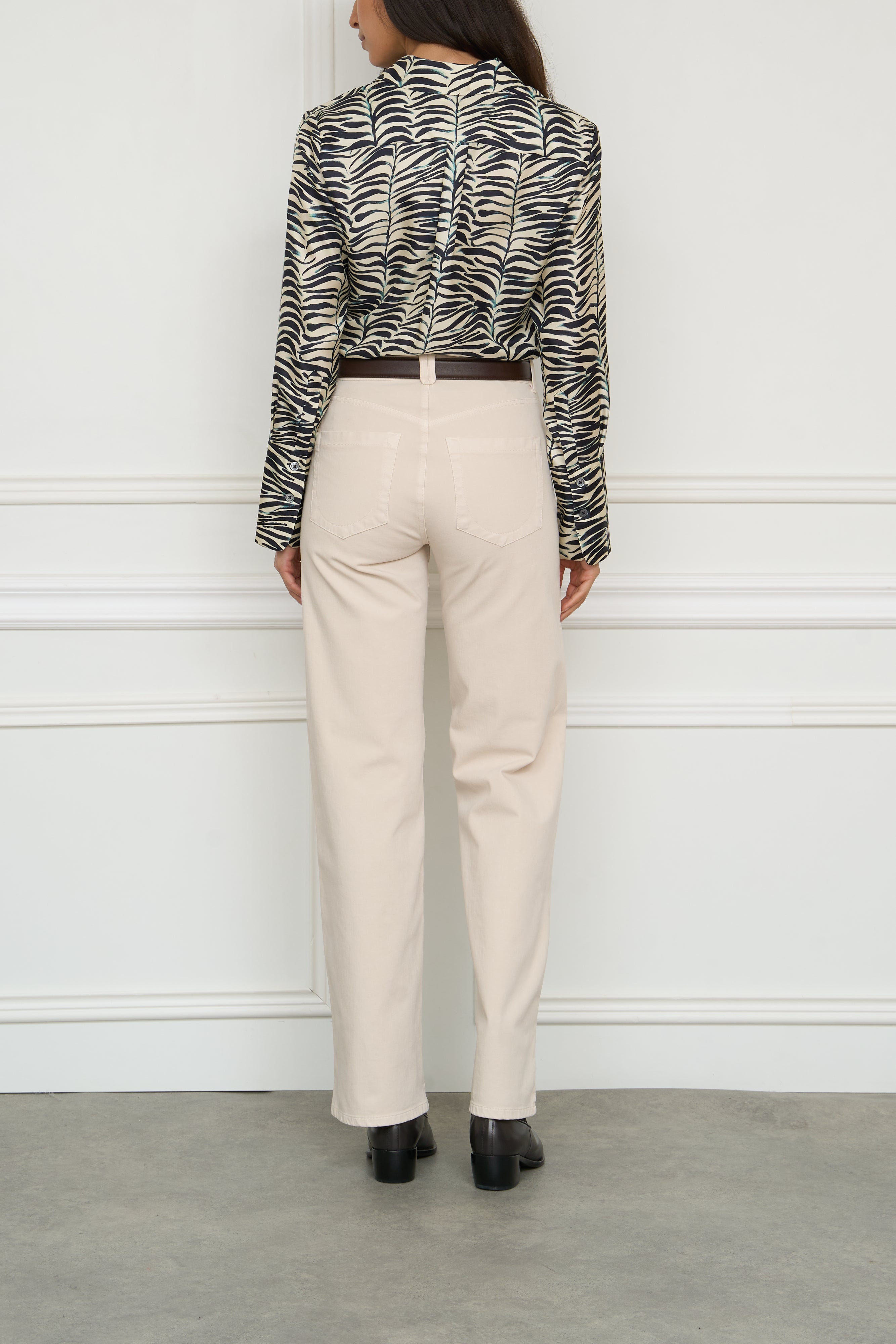 Straight jeans in beige