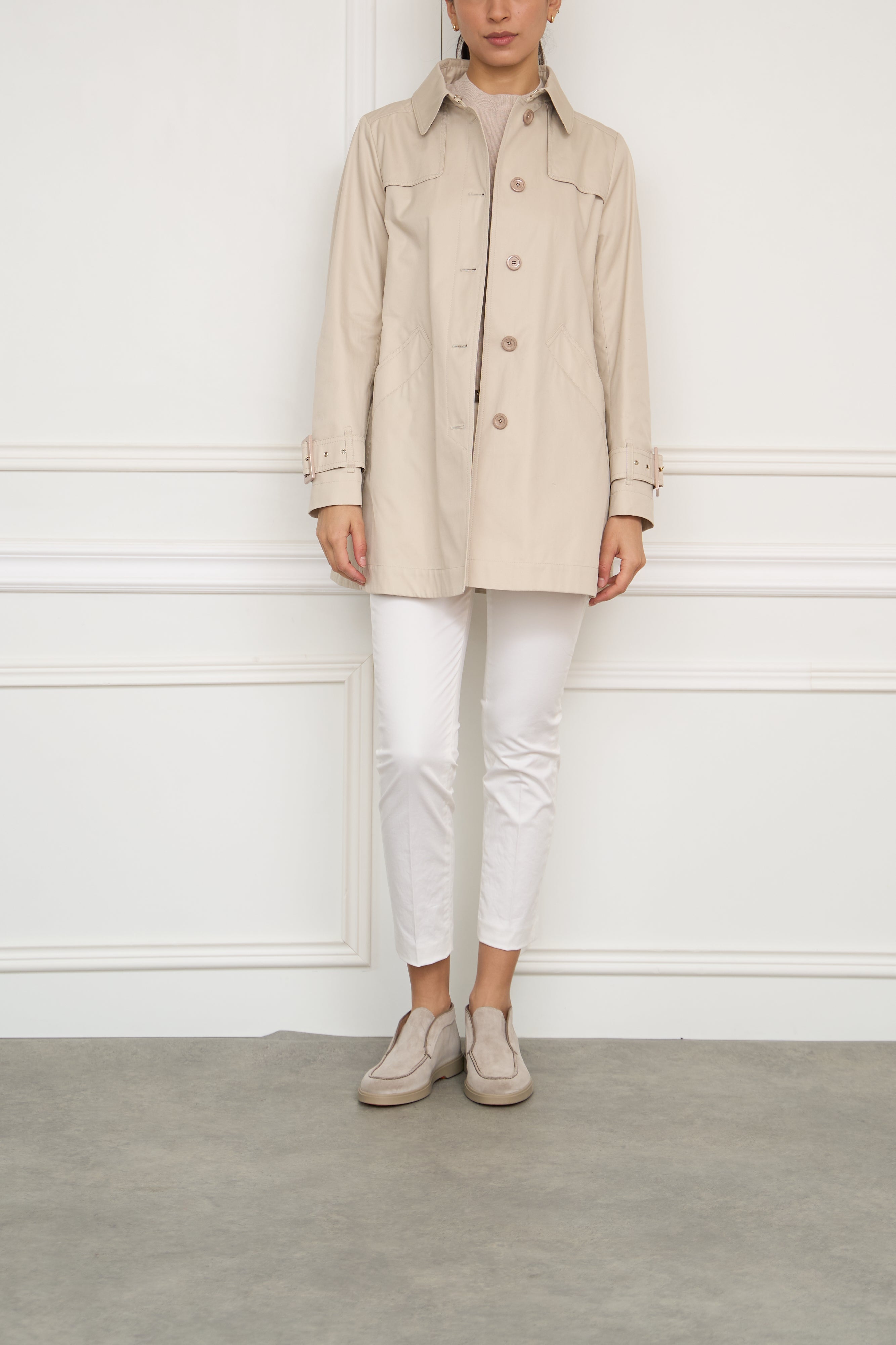 Trench coat in beige