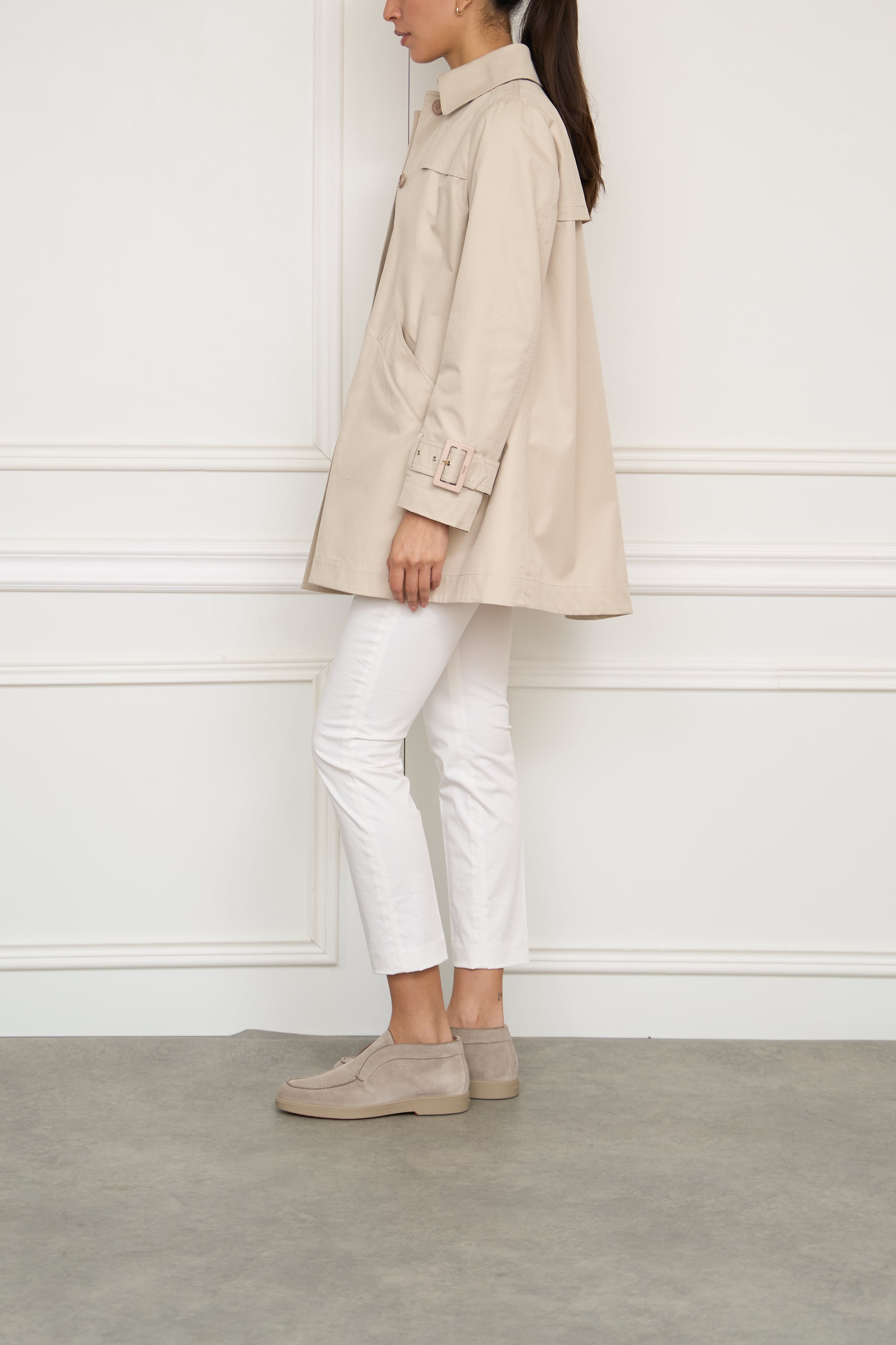 Trench coat in beige