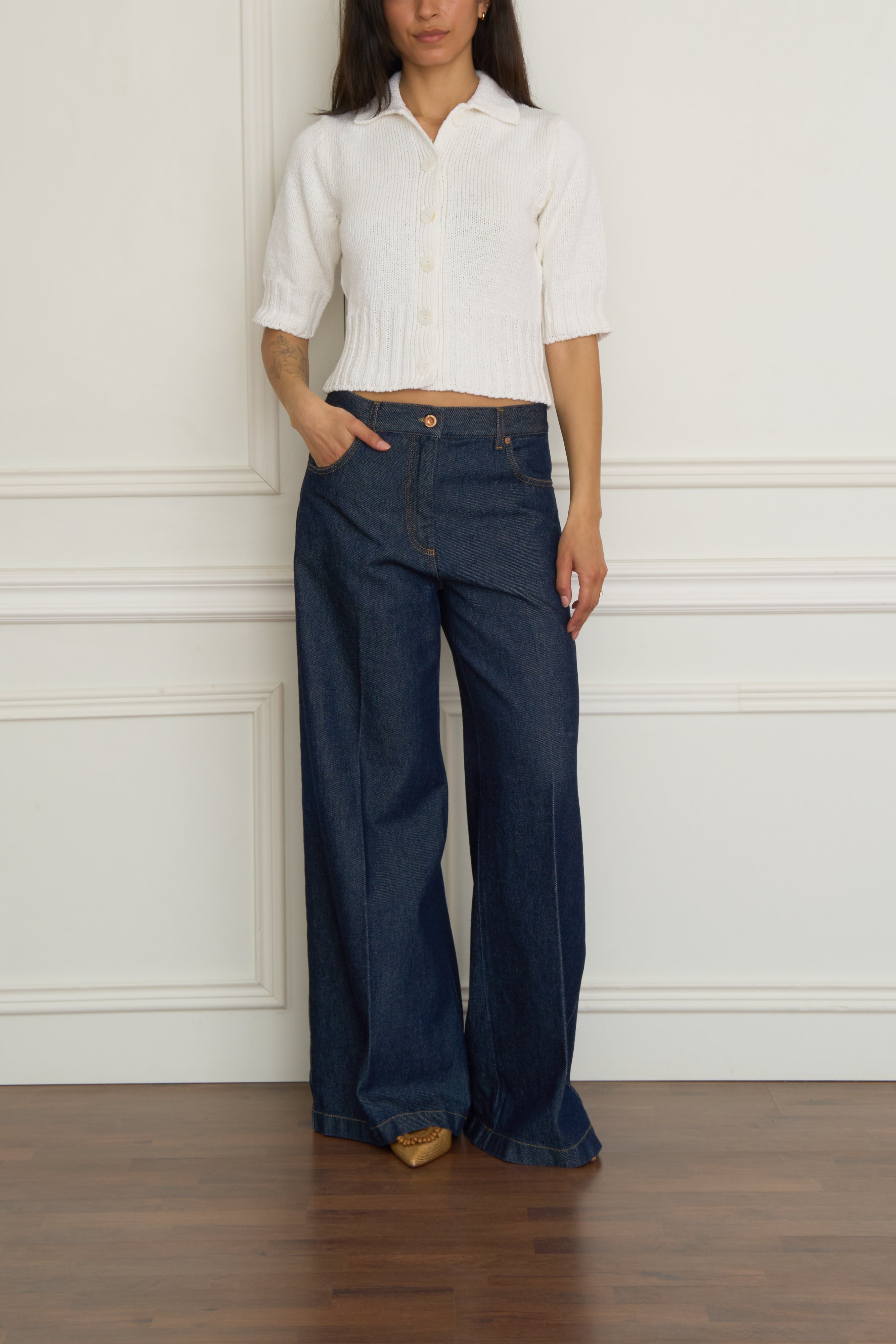 Kurzarm-Strickjacke in weiß