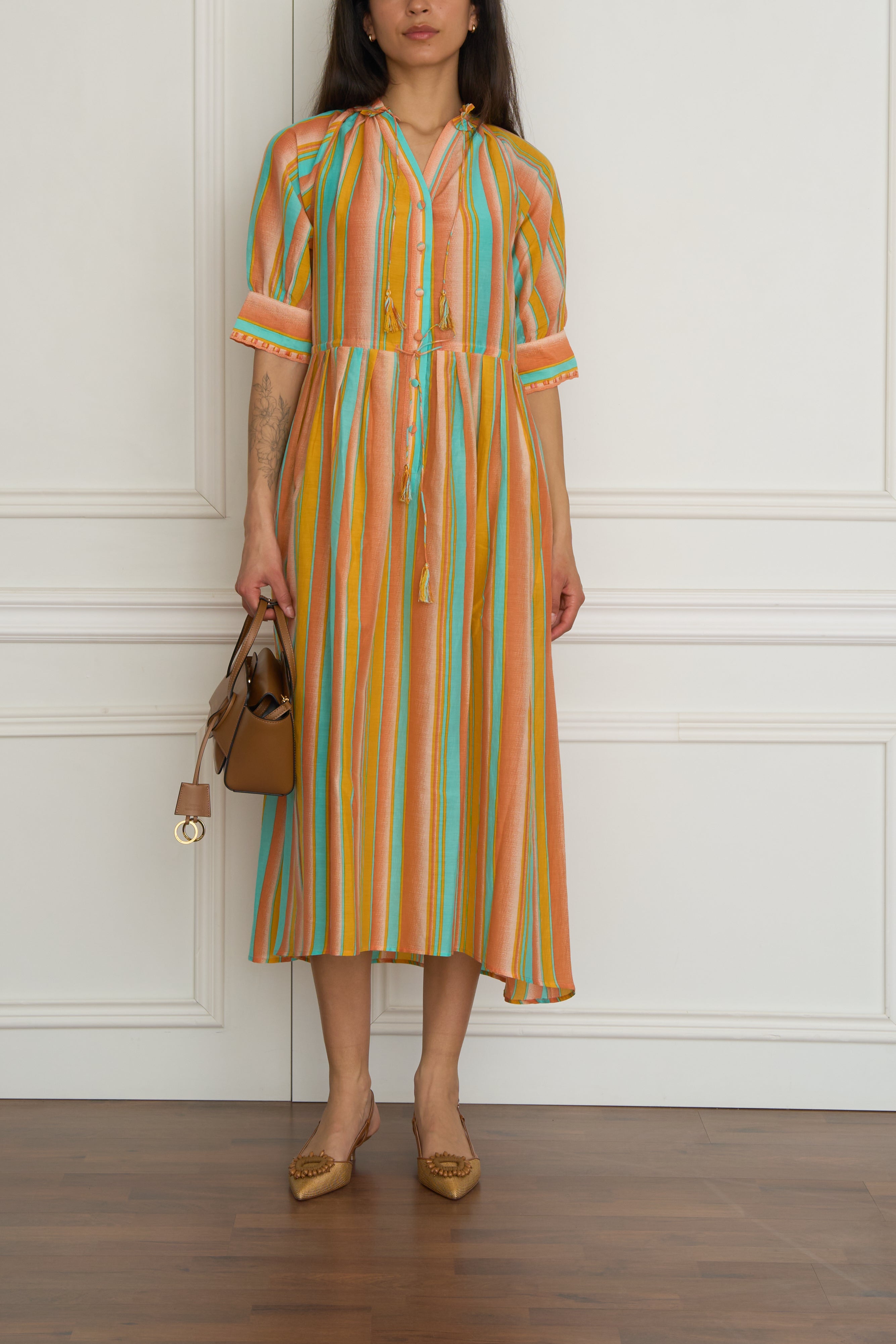 Gestreiftes Midi-Kleid in multi