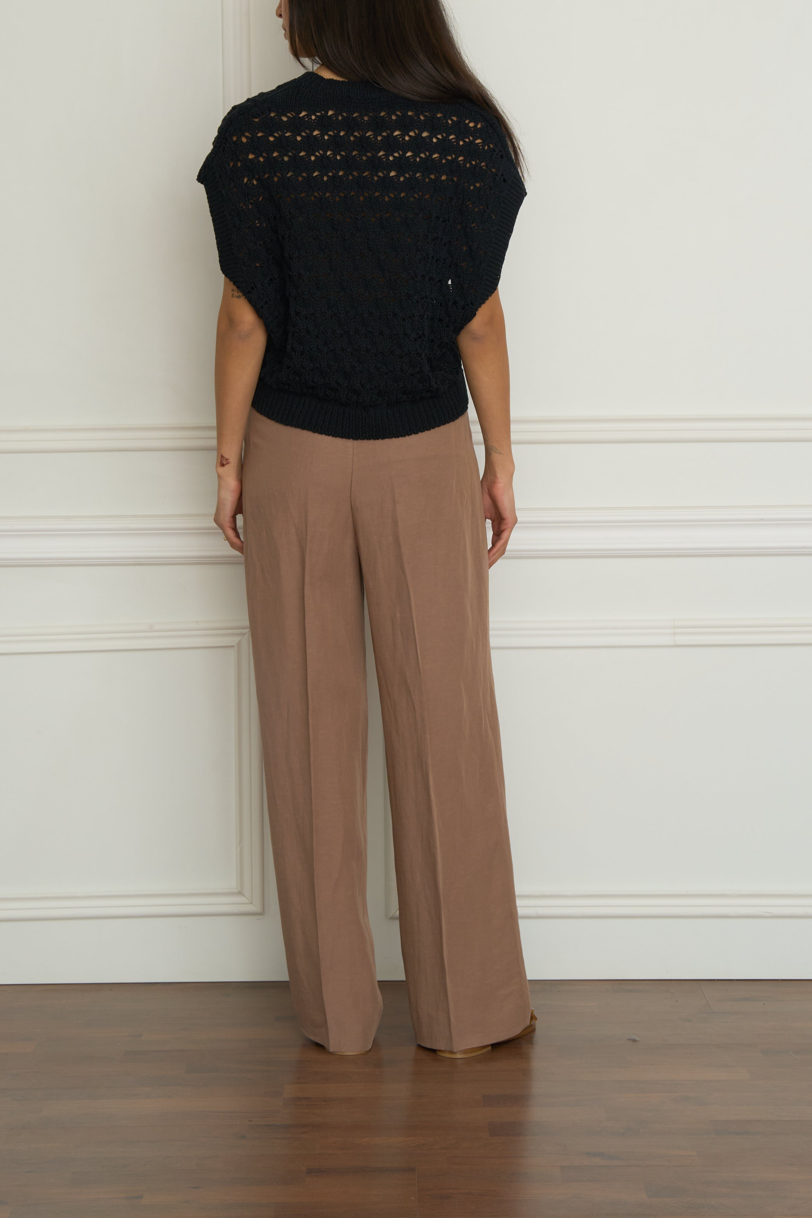 Gehäkelter Kurzarmpullover in schwarz