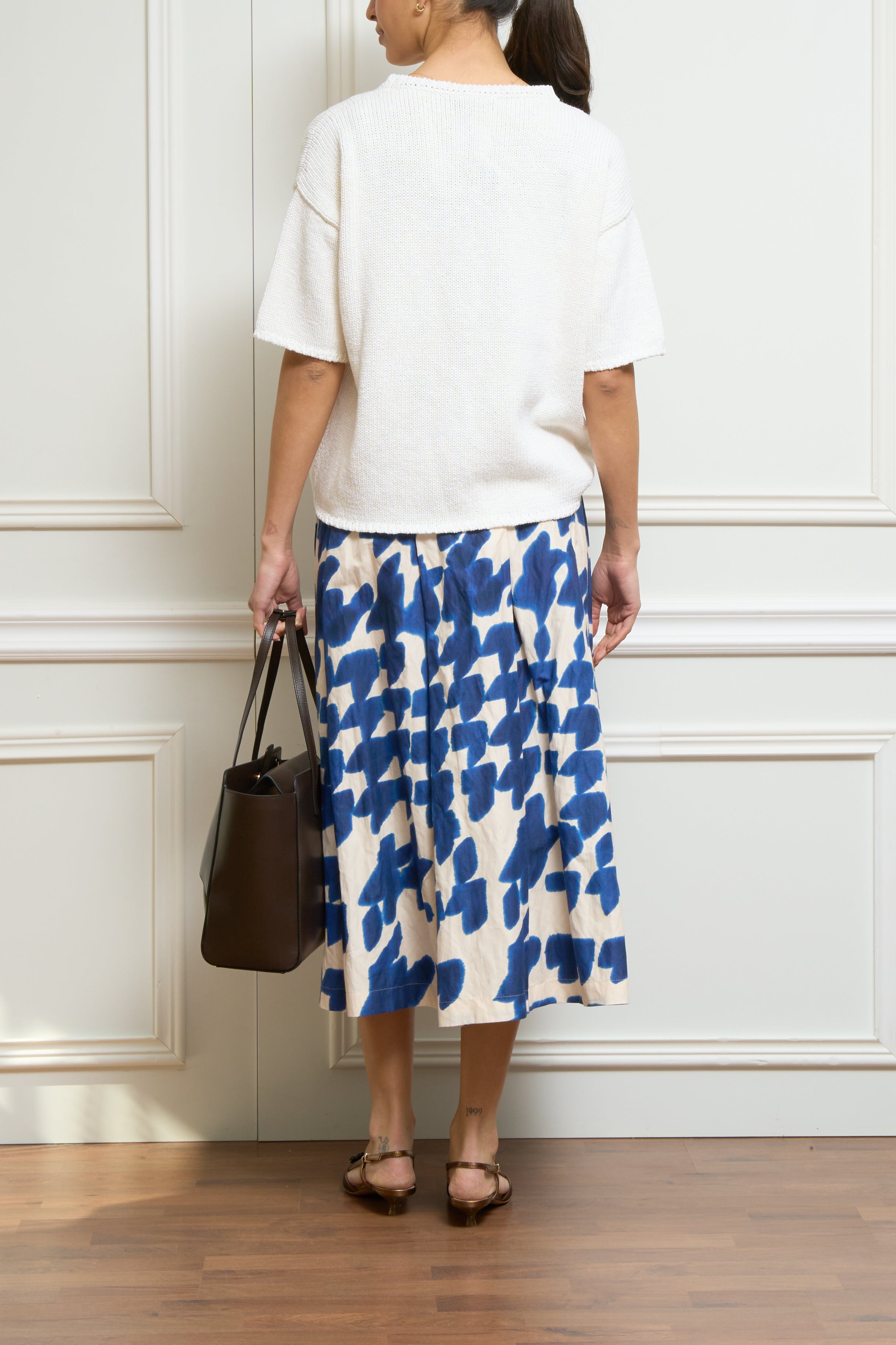 Gemusterter Rock in blau/weiß