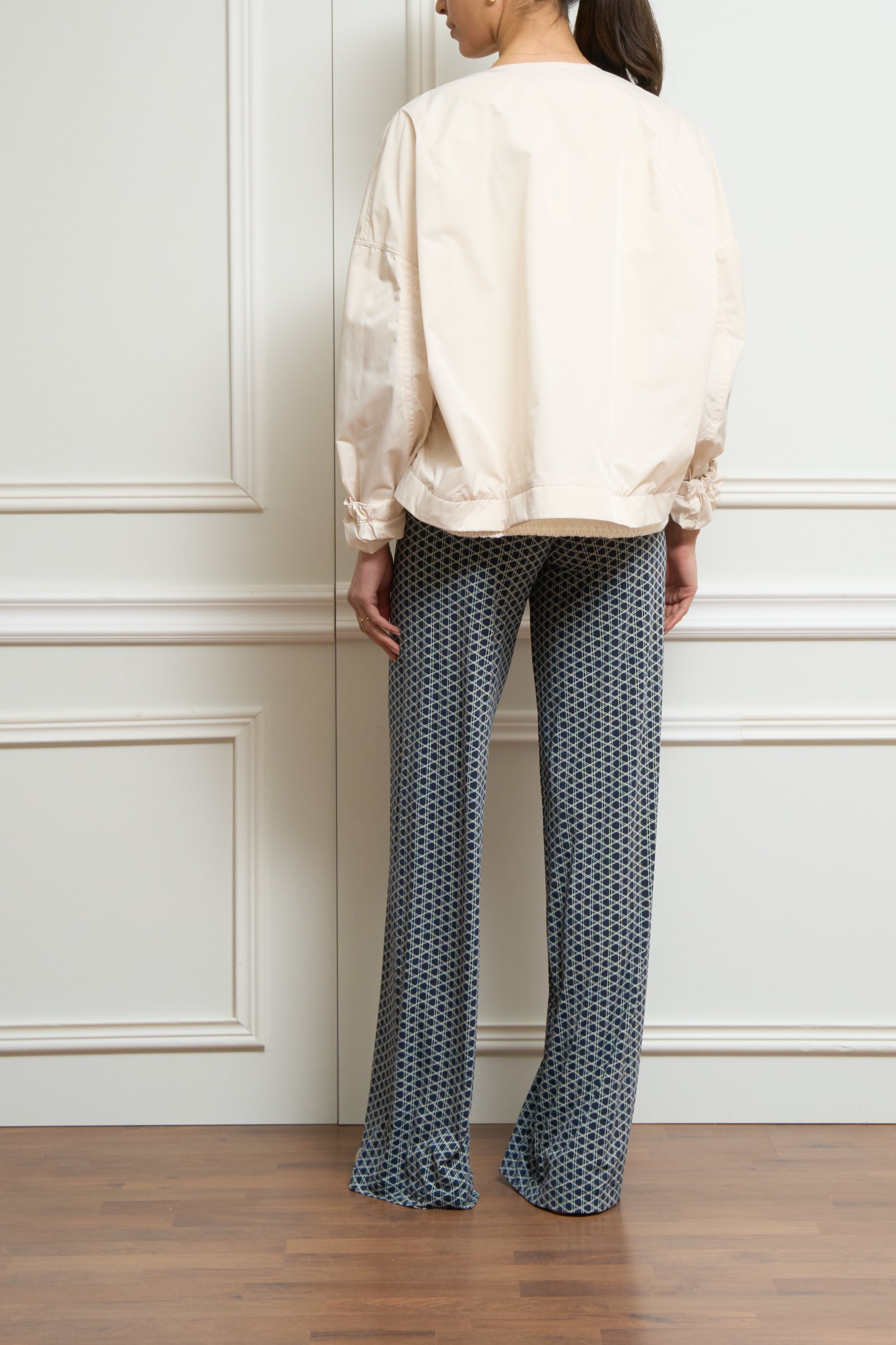 Weite Hose mit Print in blau/weiß