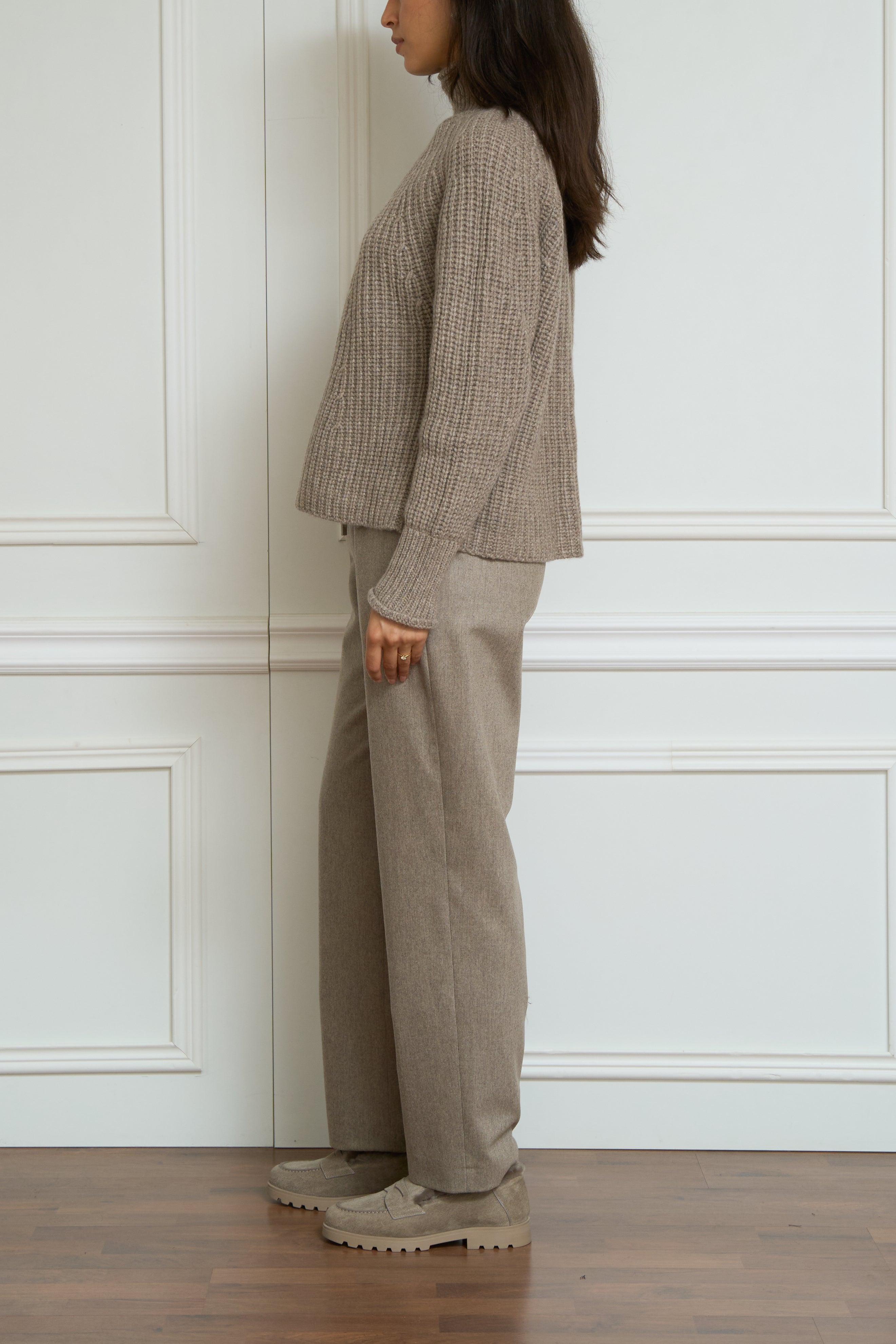 Hose in beige