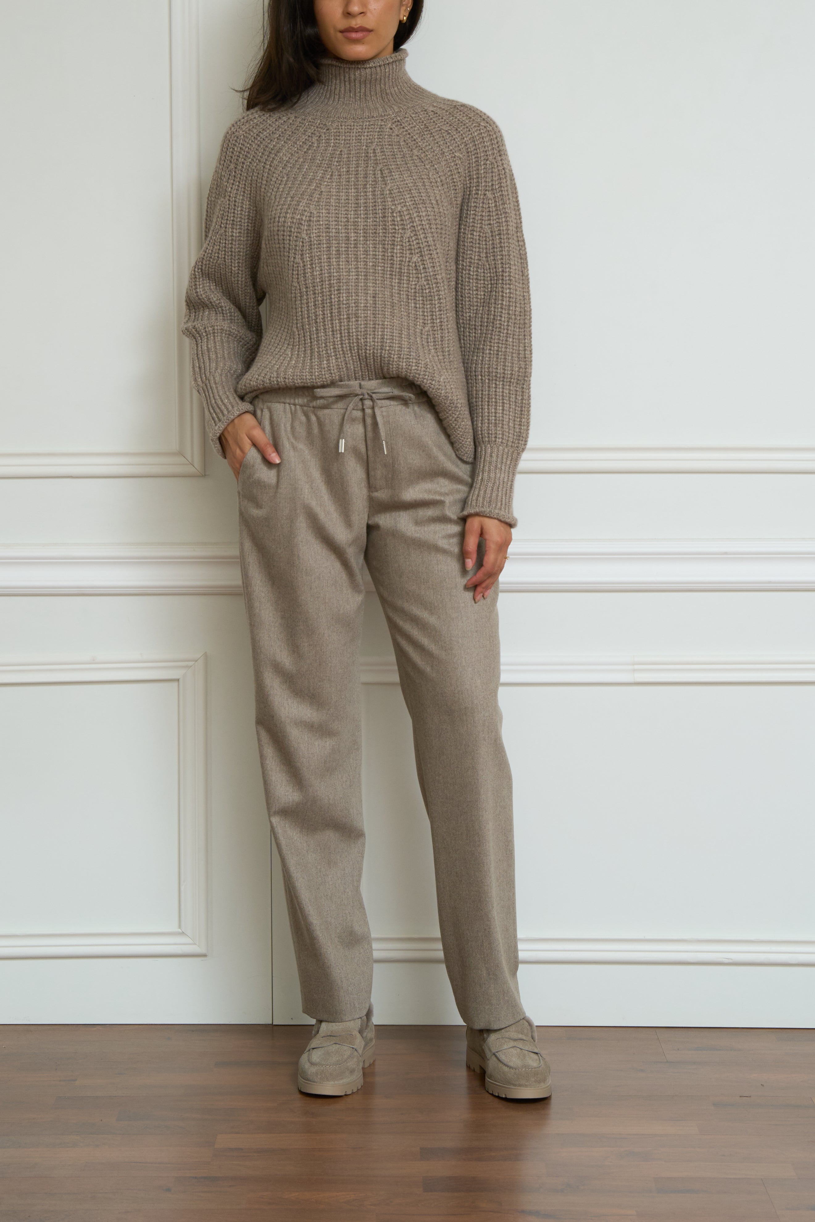 Hose in beige