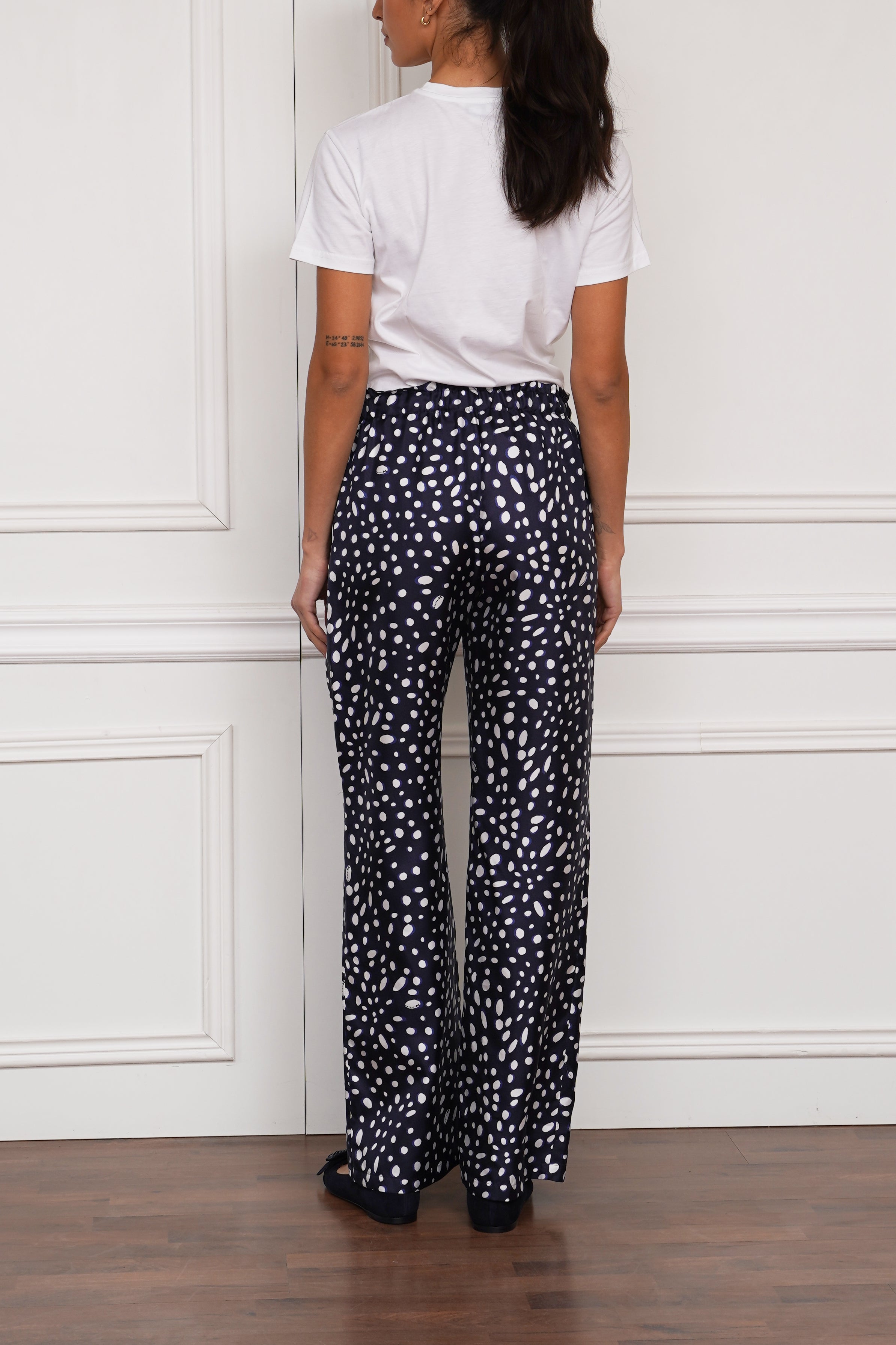 Gepunktete Seidenhose in marine