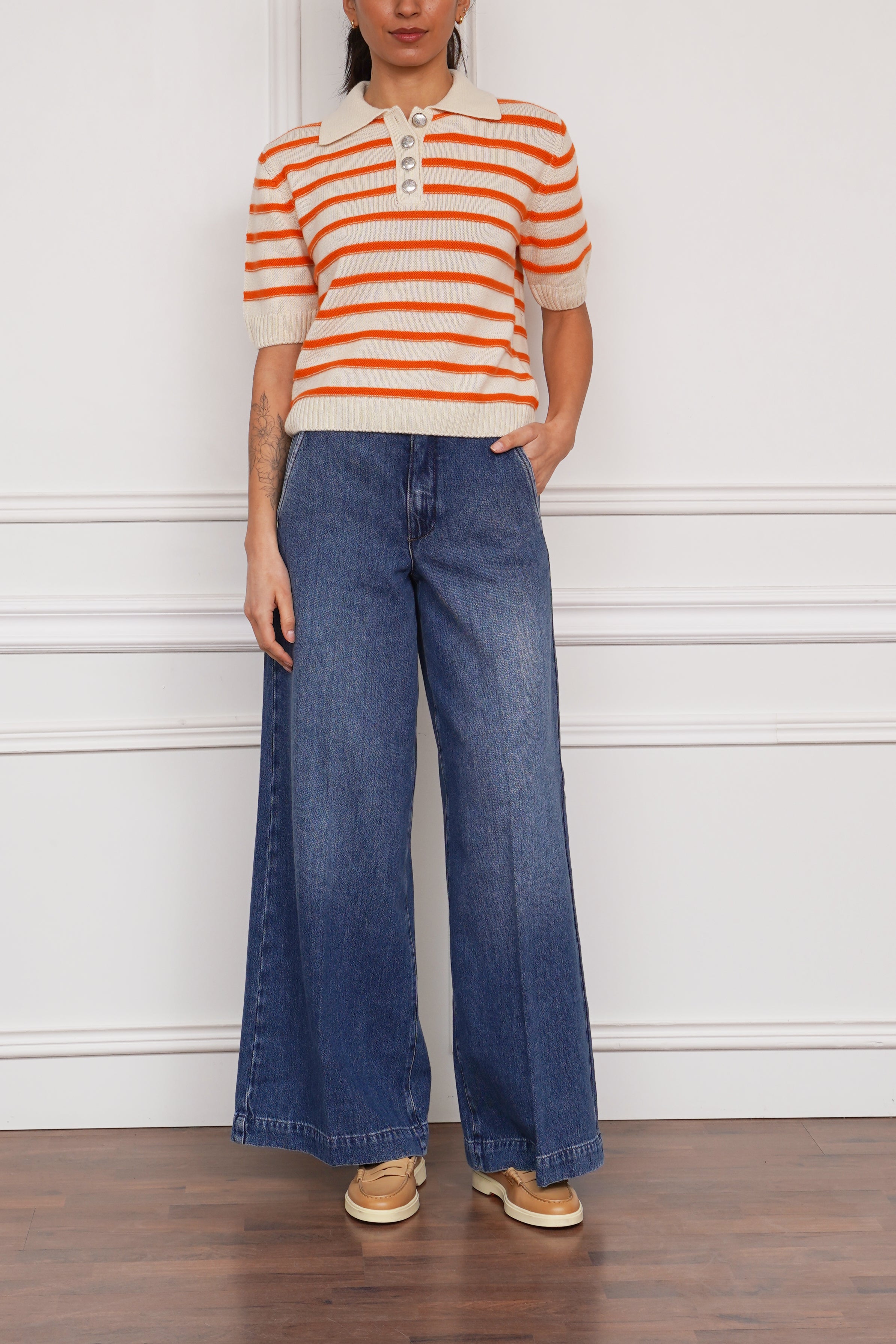 Gestreiftes Strickpolo in orange/beige