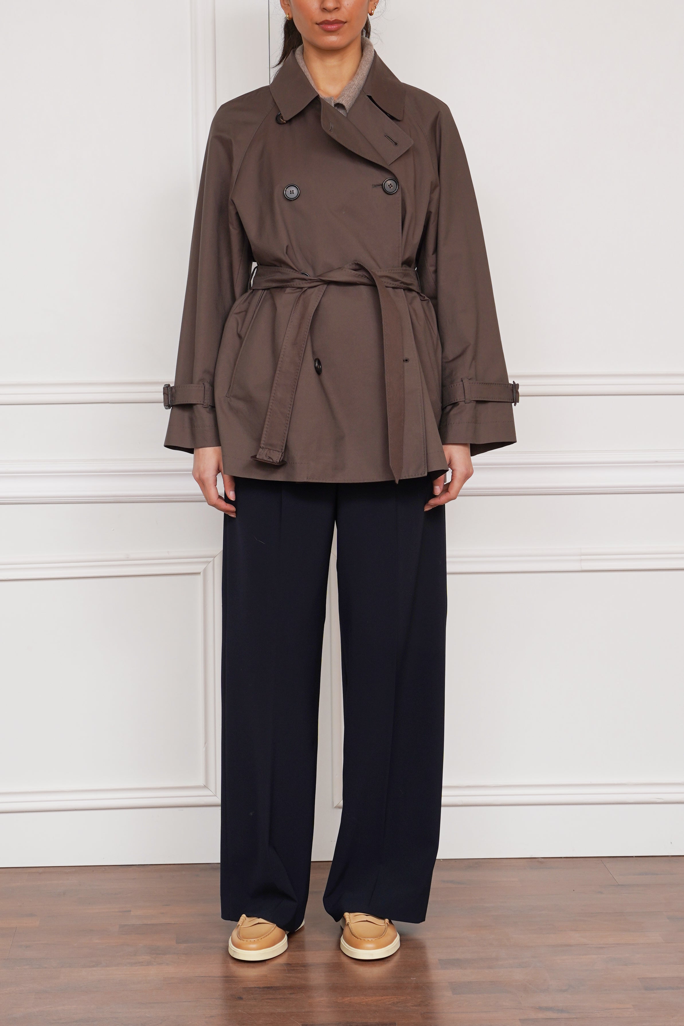 Kurzer Trenchcoat in braun