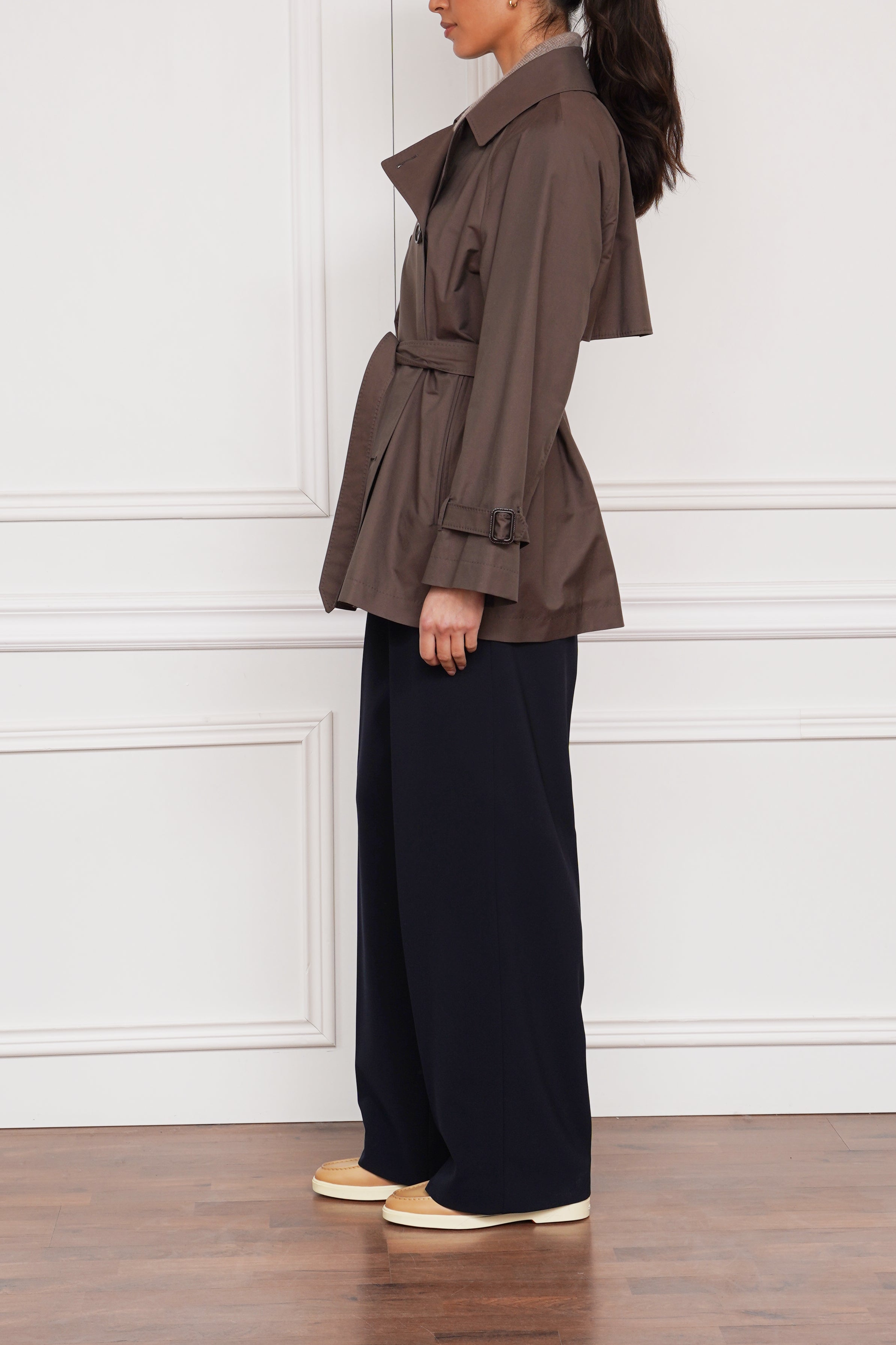 Kurzer Trenchcoat in braun