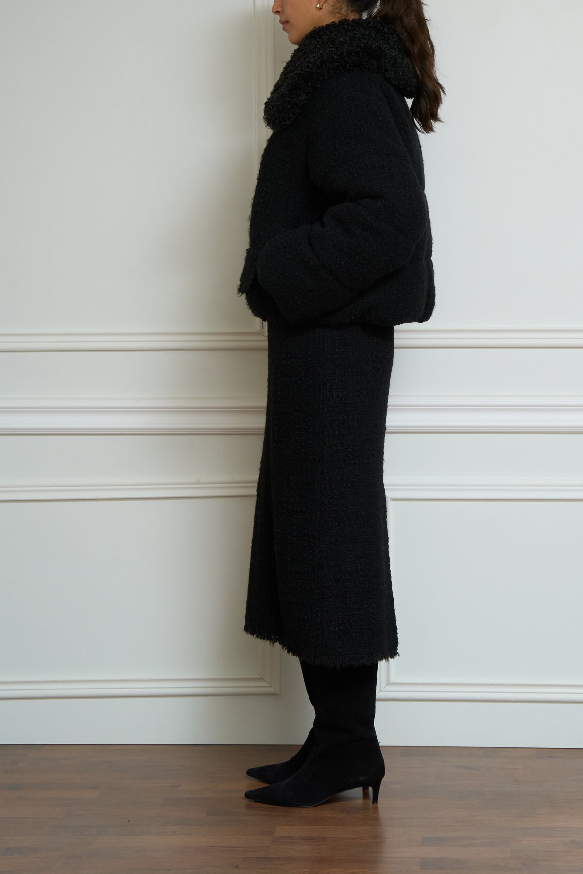 Cropped bouclé jacket with teddy collar in black