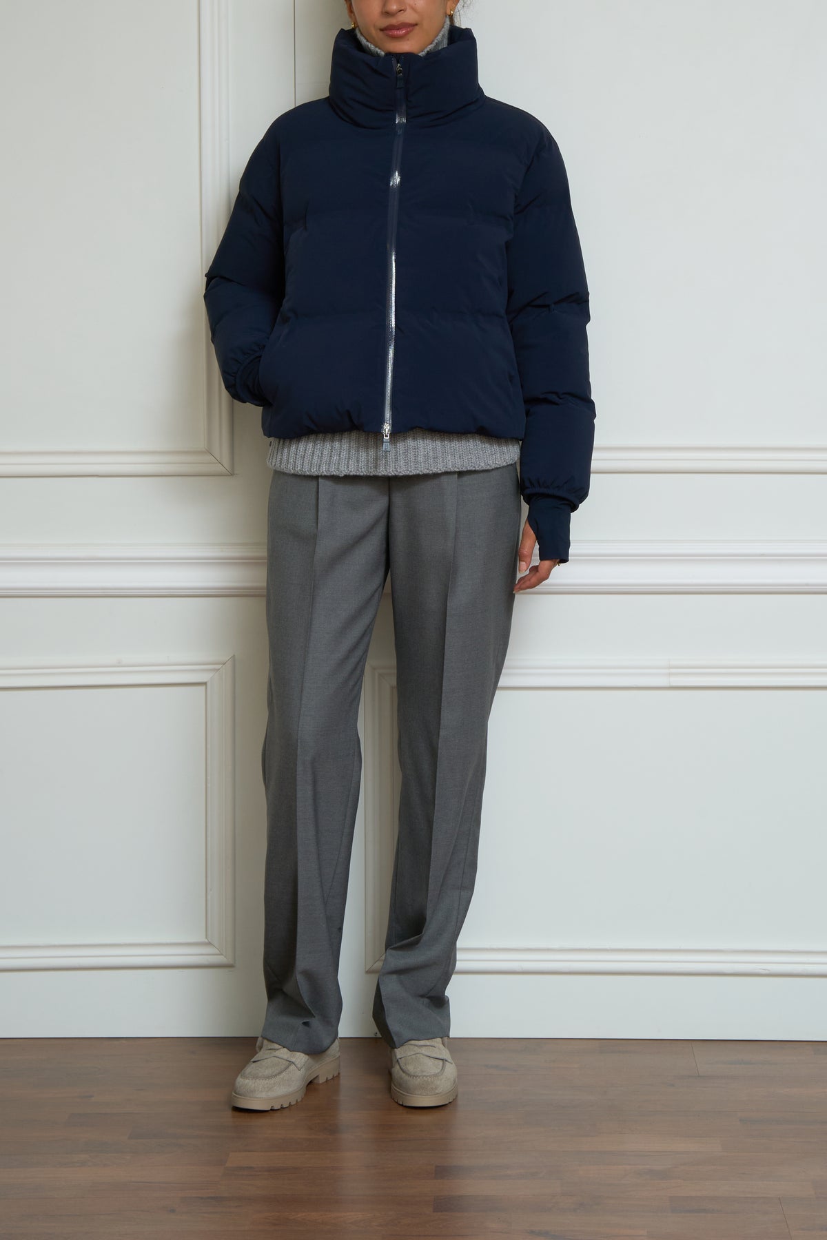 Kurze Daunenjacke in blau