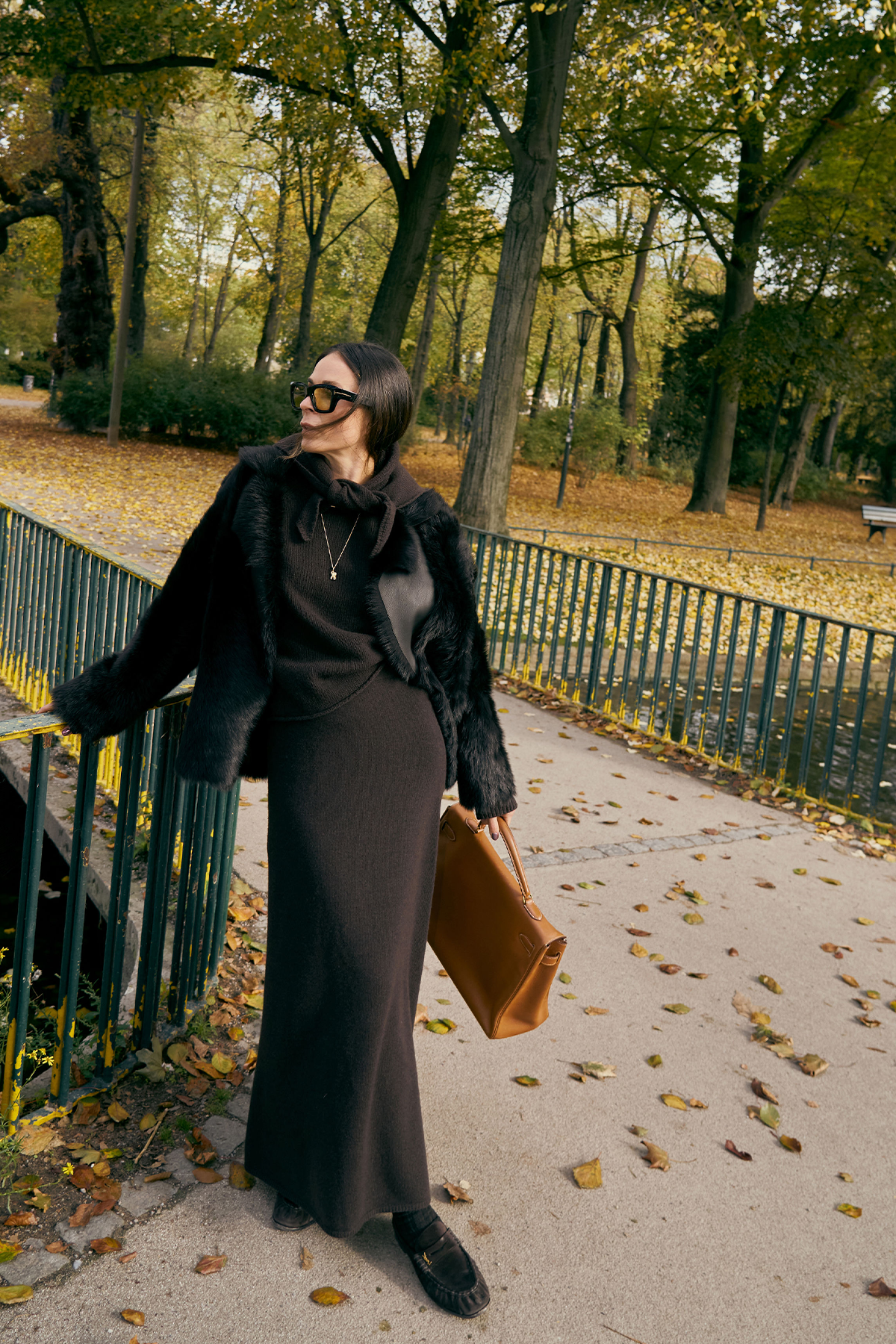 'Cosima' Rock in espresso