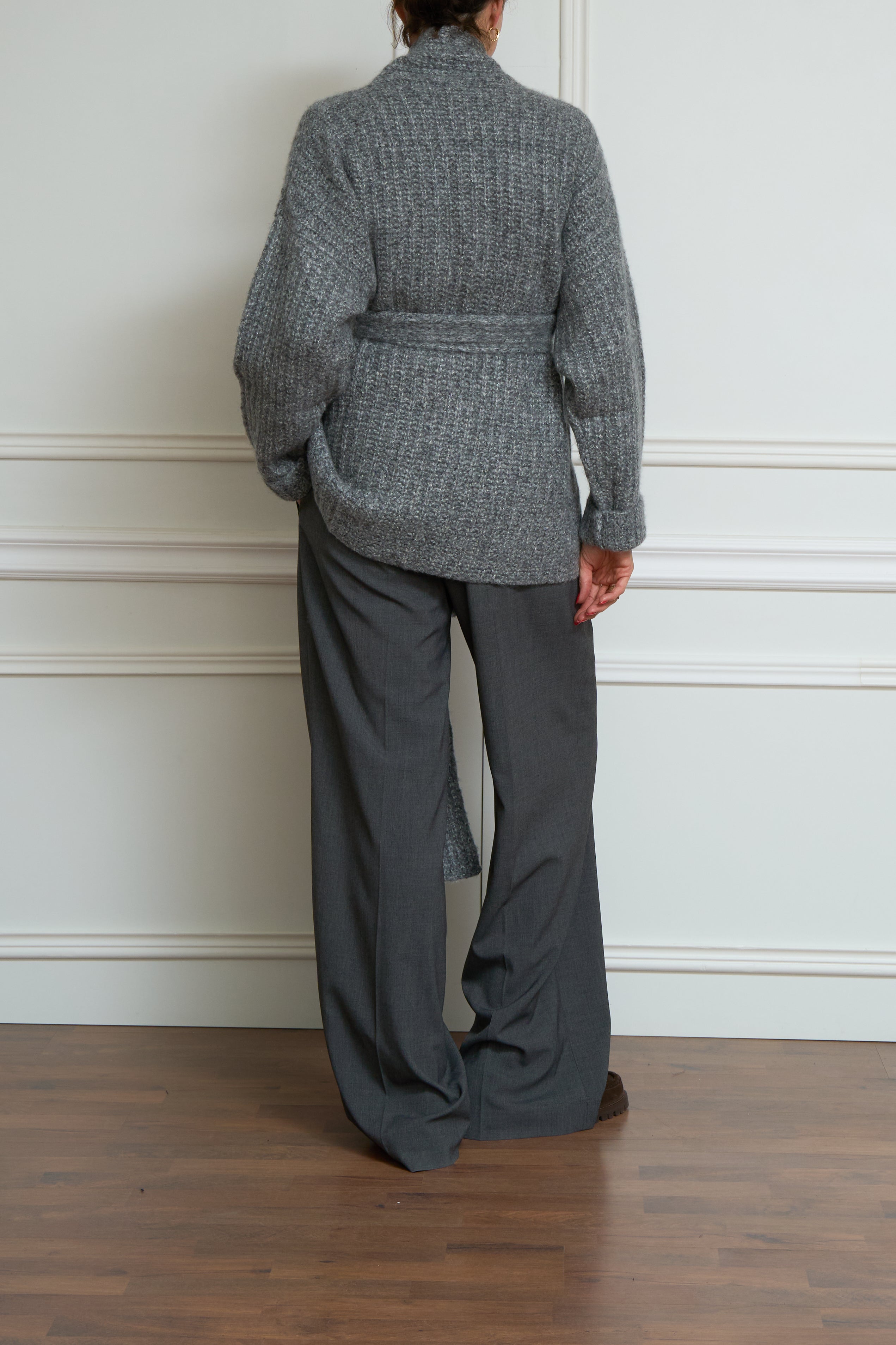 Wickelstrickjacke mit Bindegürtel in mittelgrau