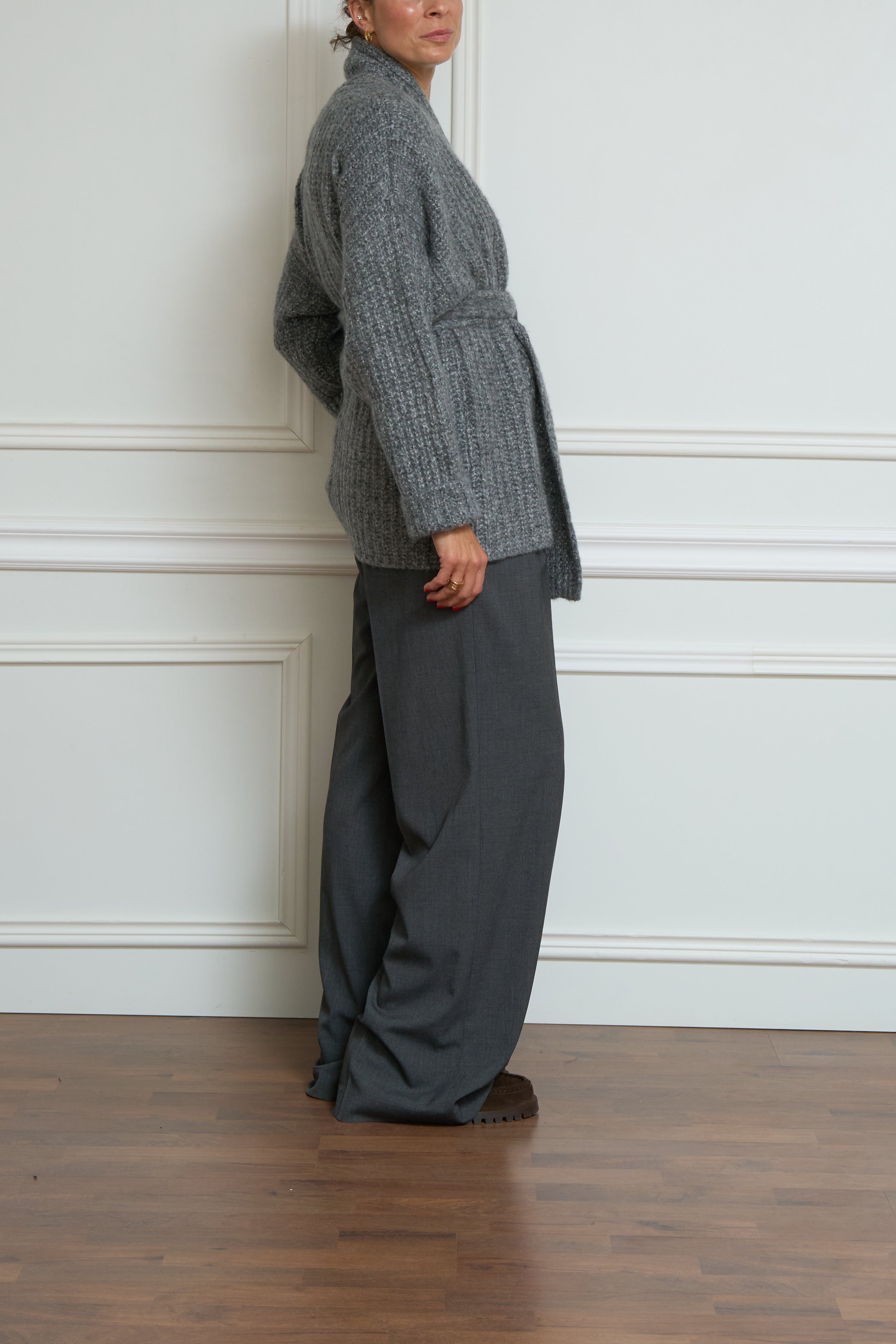 Wickelstrickjacke mit Bindegürtel in mittelgrau