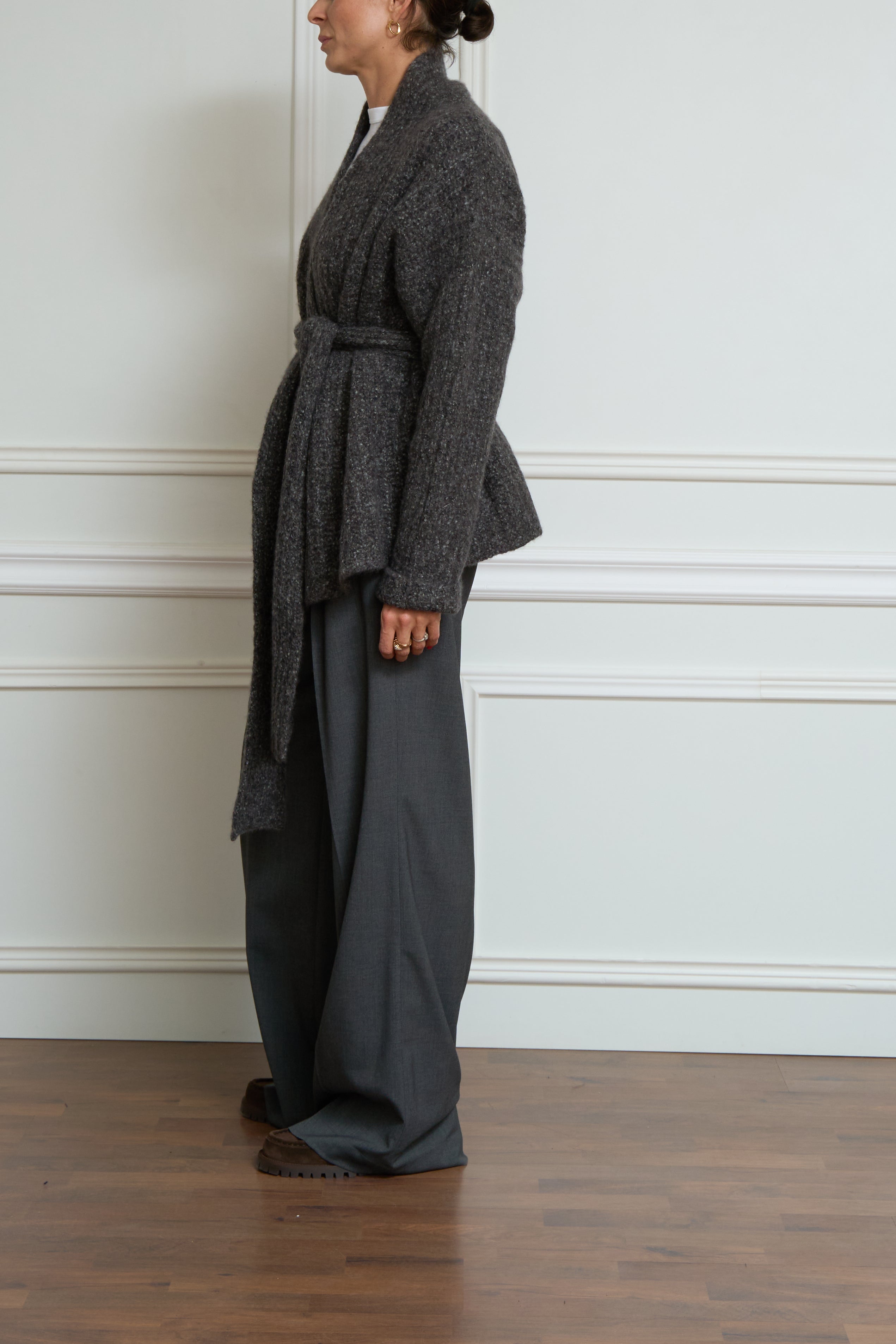 Wickelstrickjacke mit Bindegürtel in anthrazit
