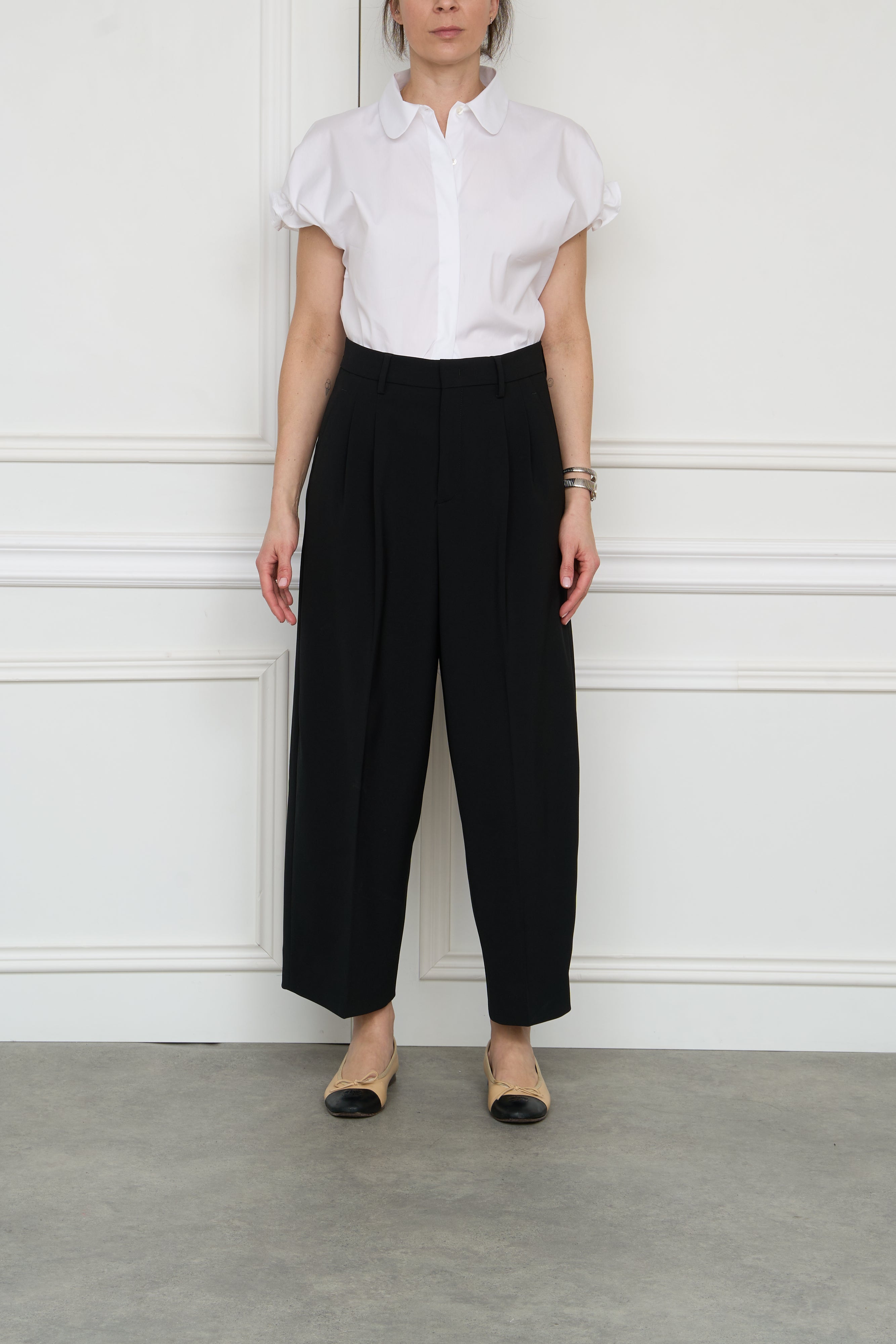 Cropped trousers 'NOA' in black