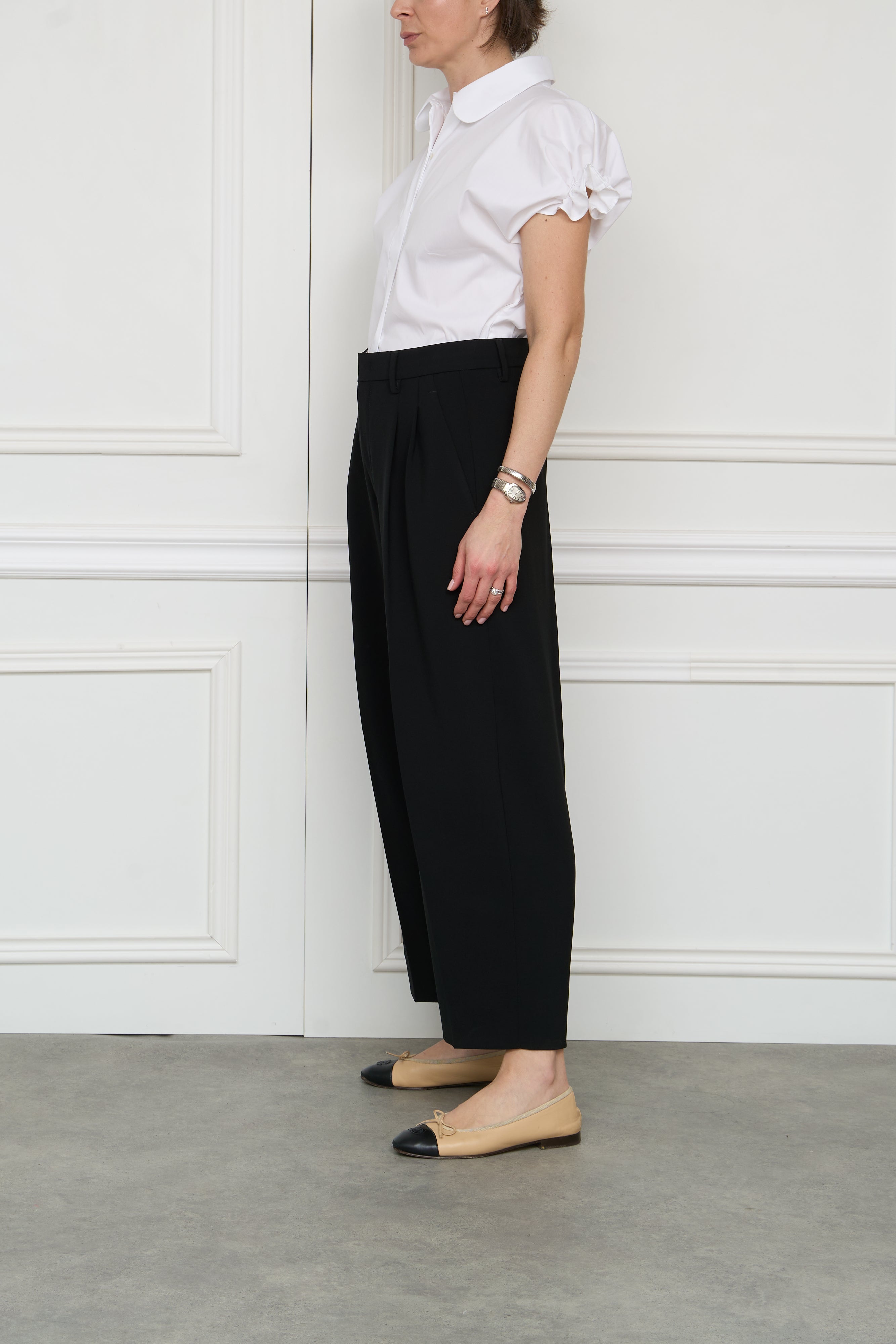 Cropped trousers 'NOA' in black