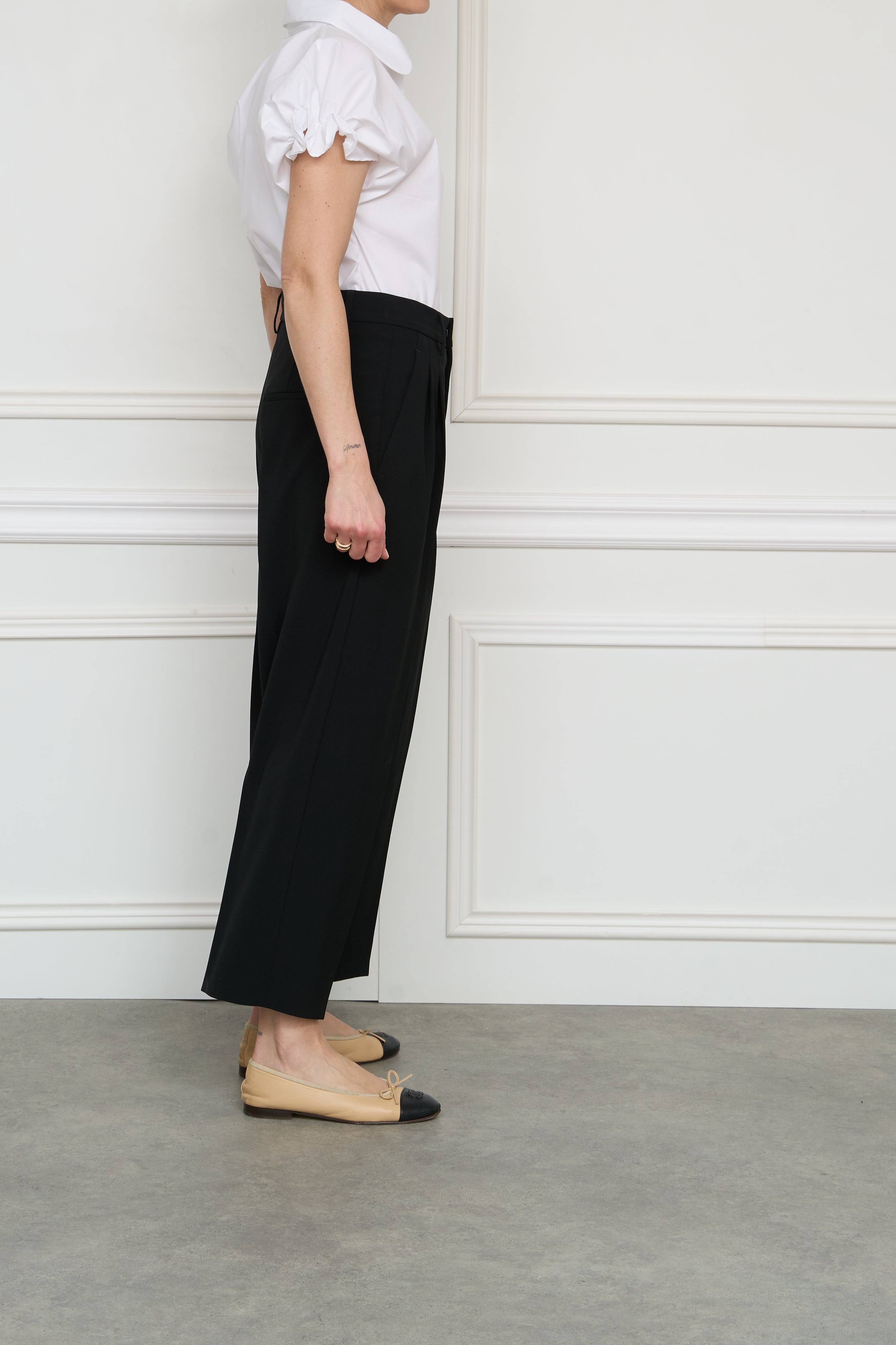 Cropped trousers 'NOA' in black