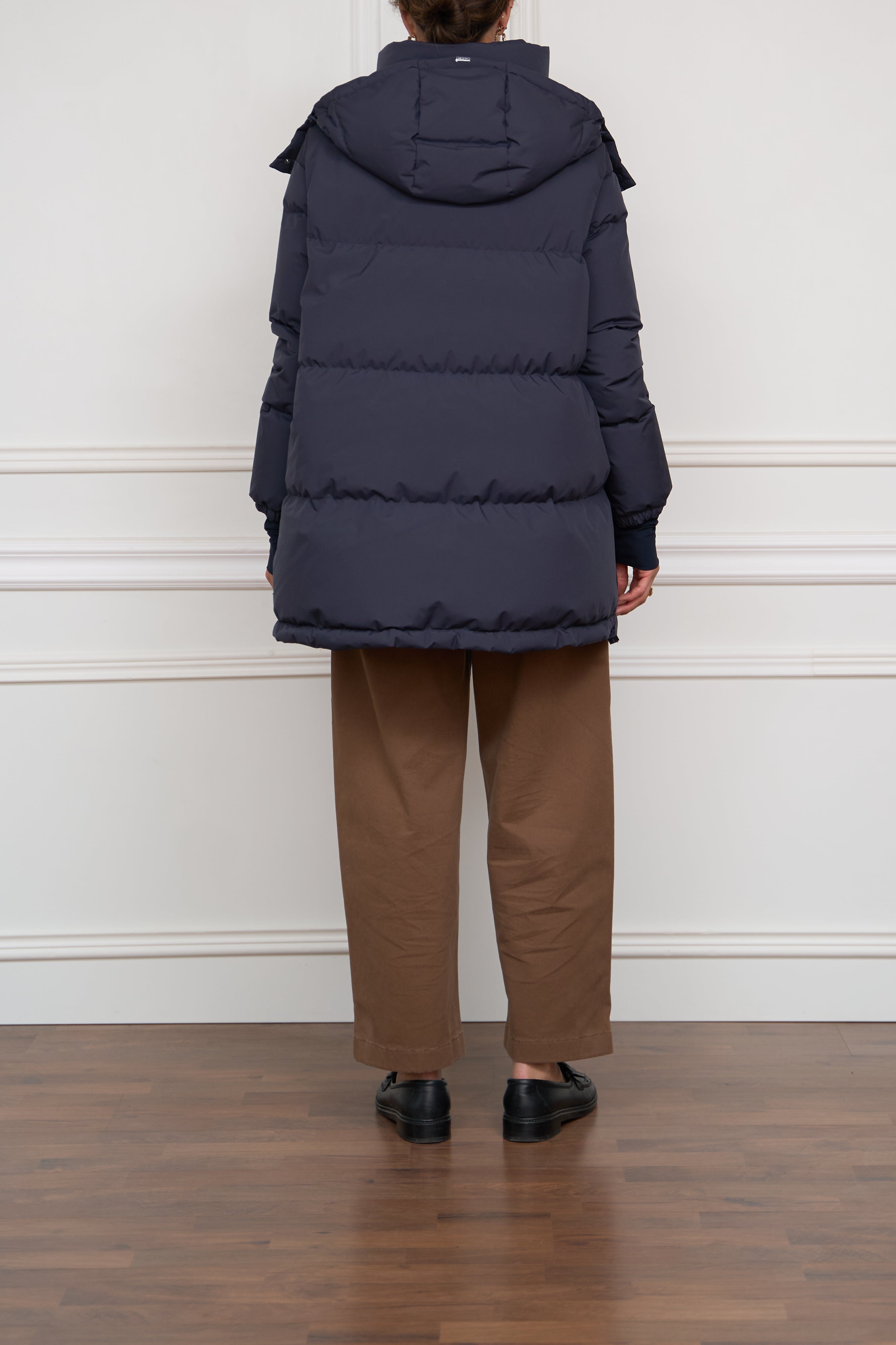 Short down jacket in blue/white
