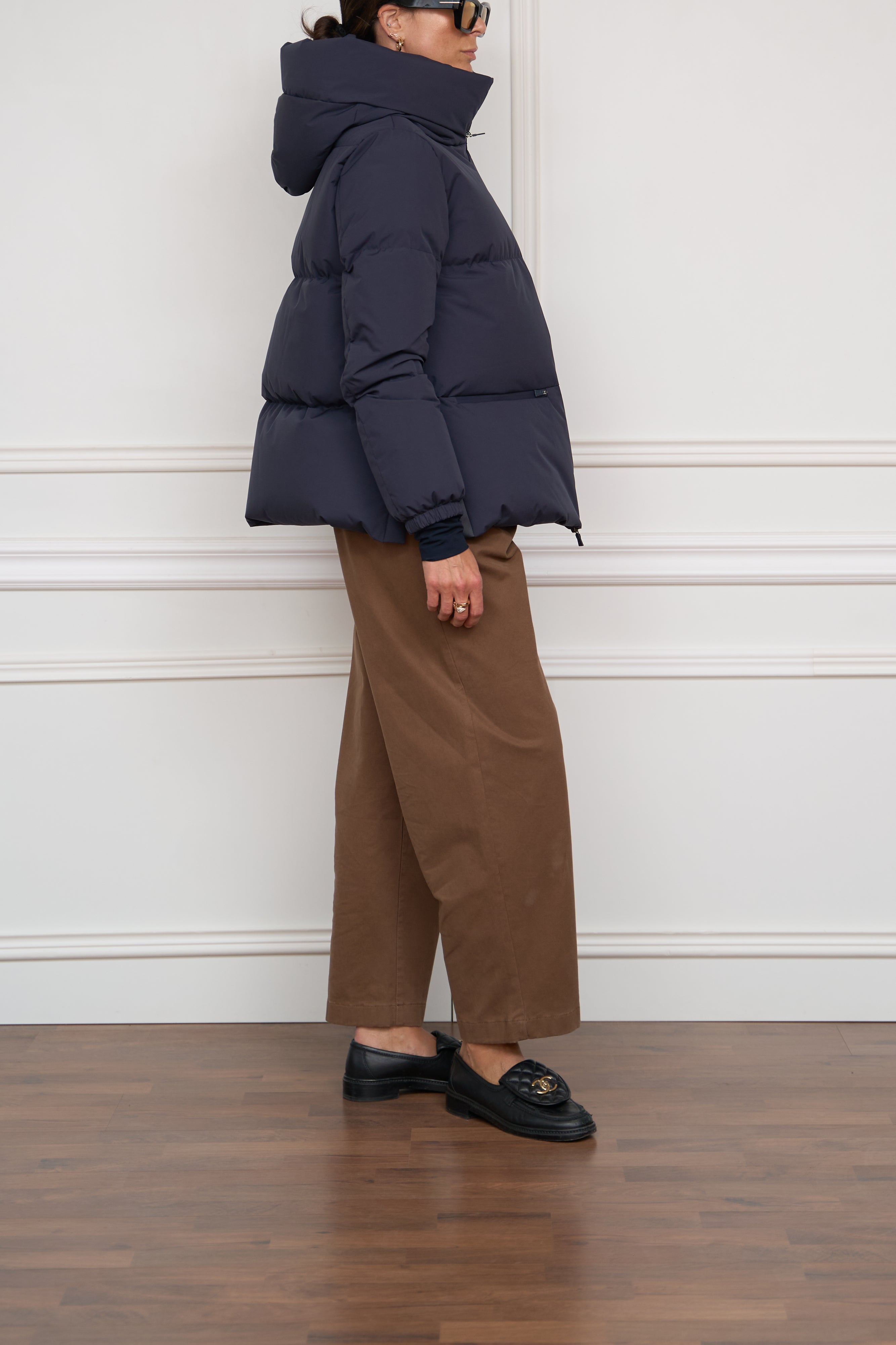 Short down jacket in blue/white