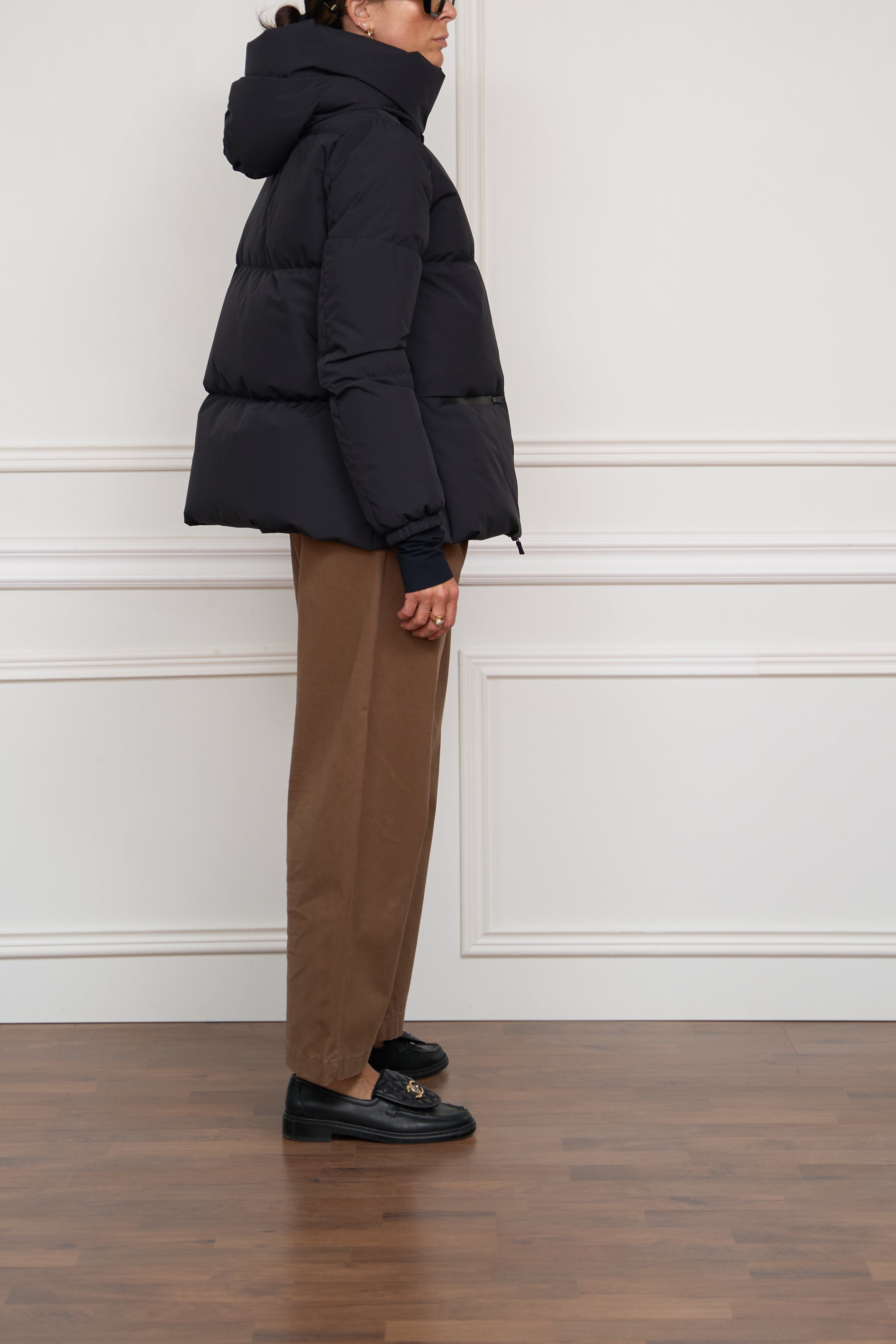 Short down jacket in blue/white