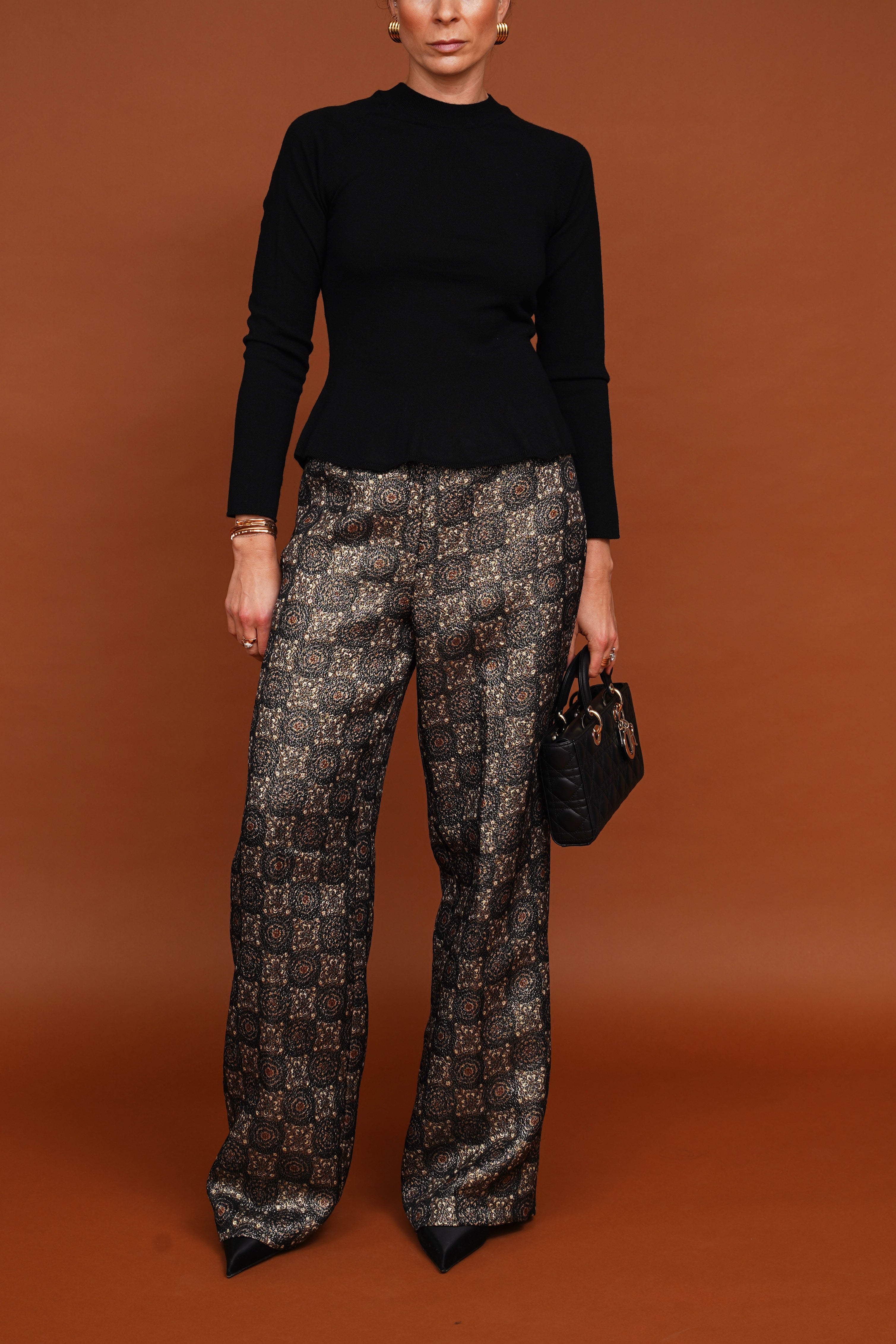 wool sweater in black