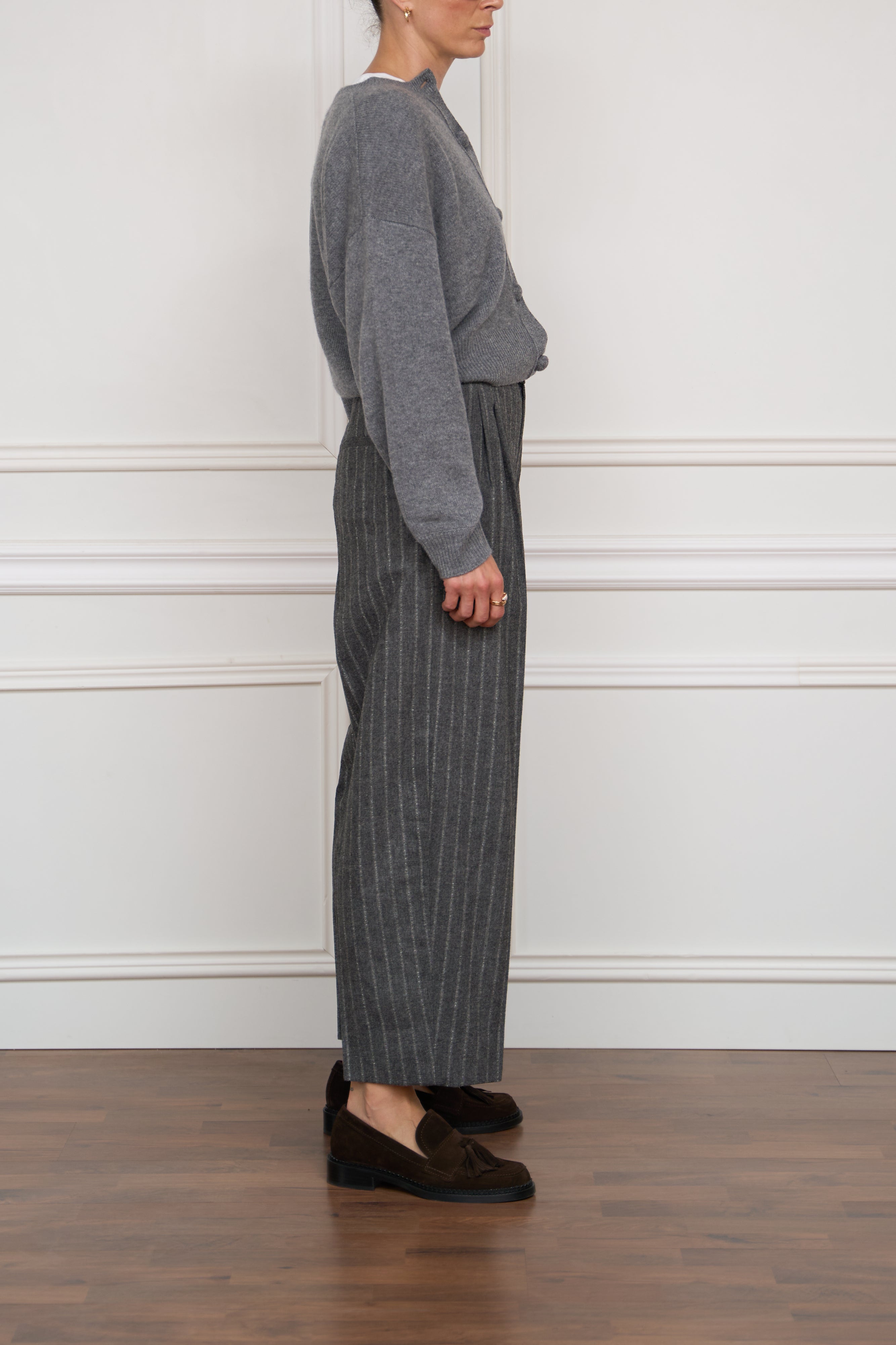 Shortened NOA in grey striped