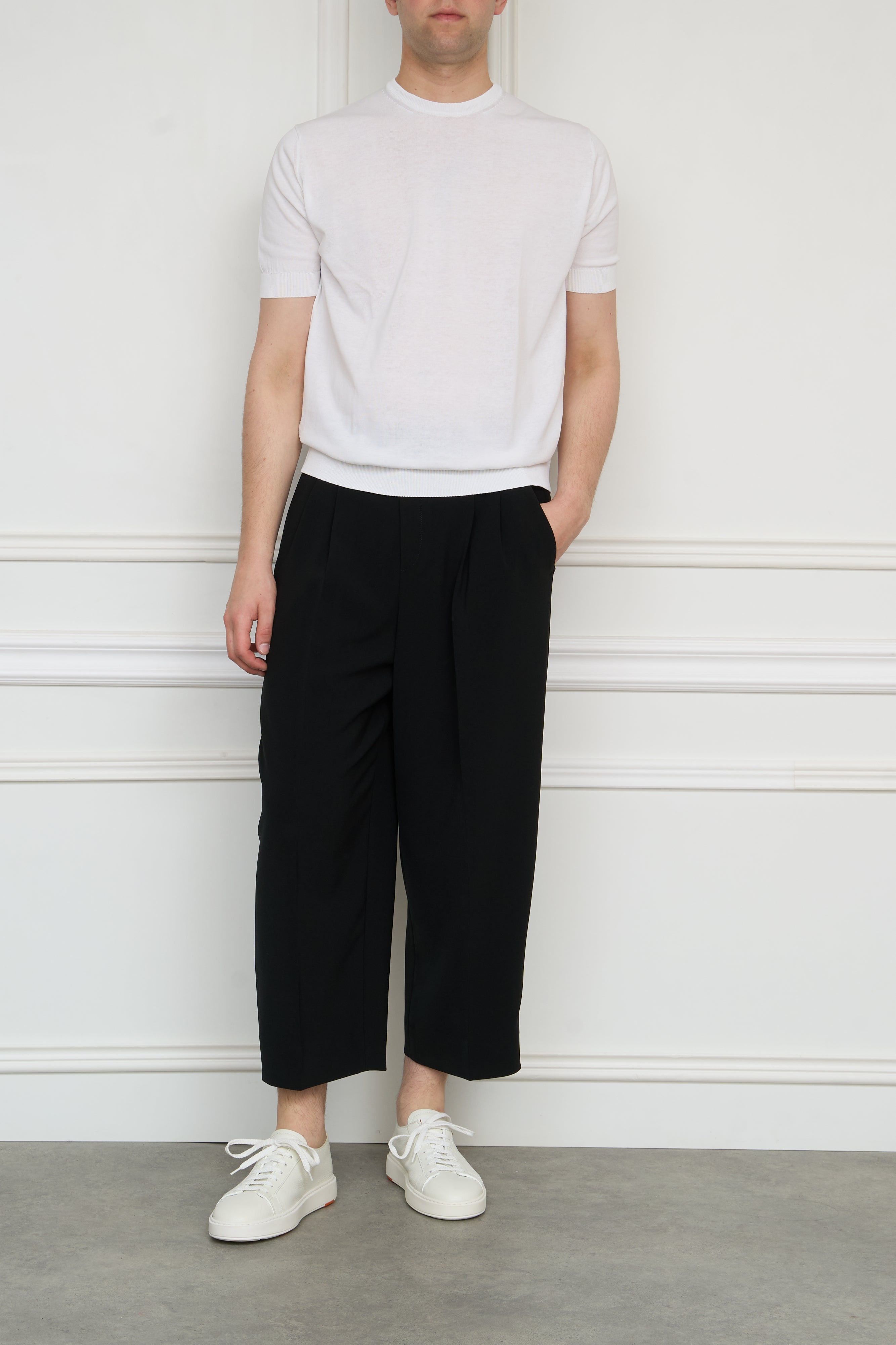 Cropped trousers 'NOA' in black