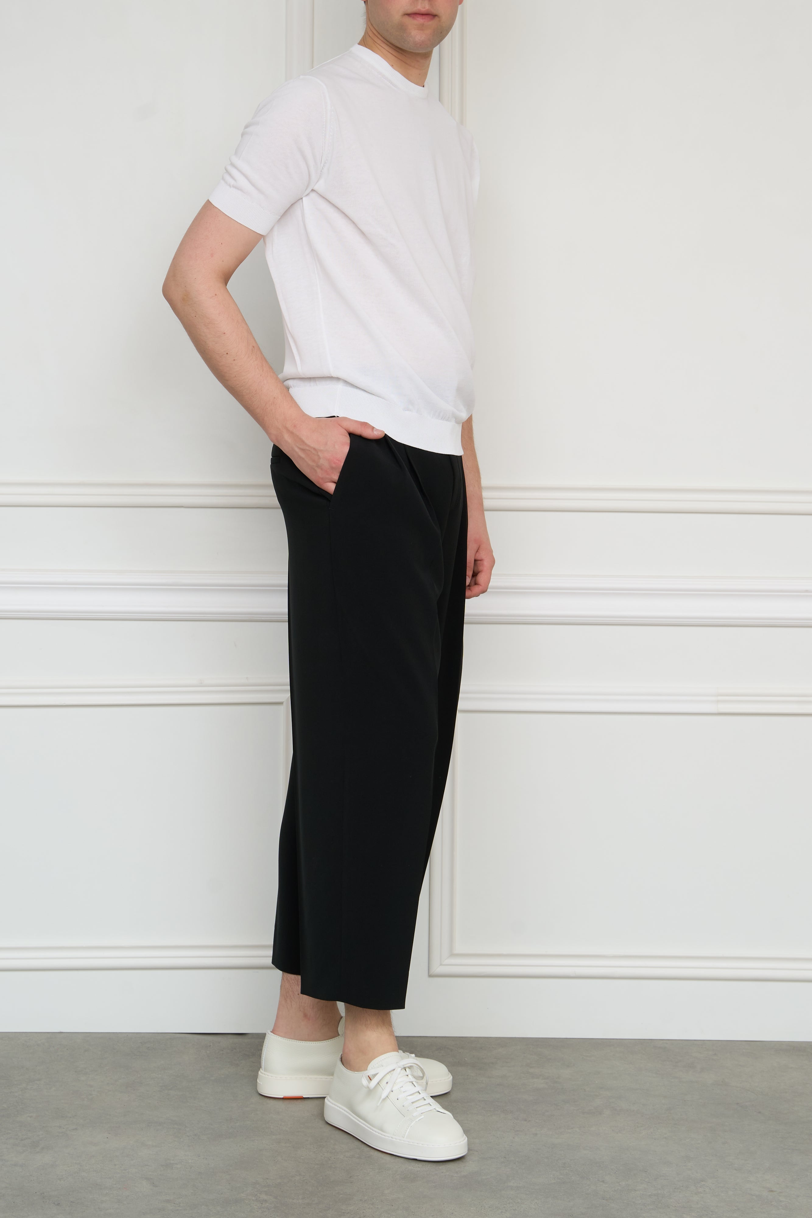 Cropped trousers 'NOA' in black