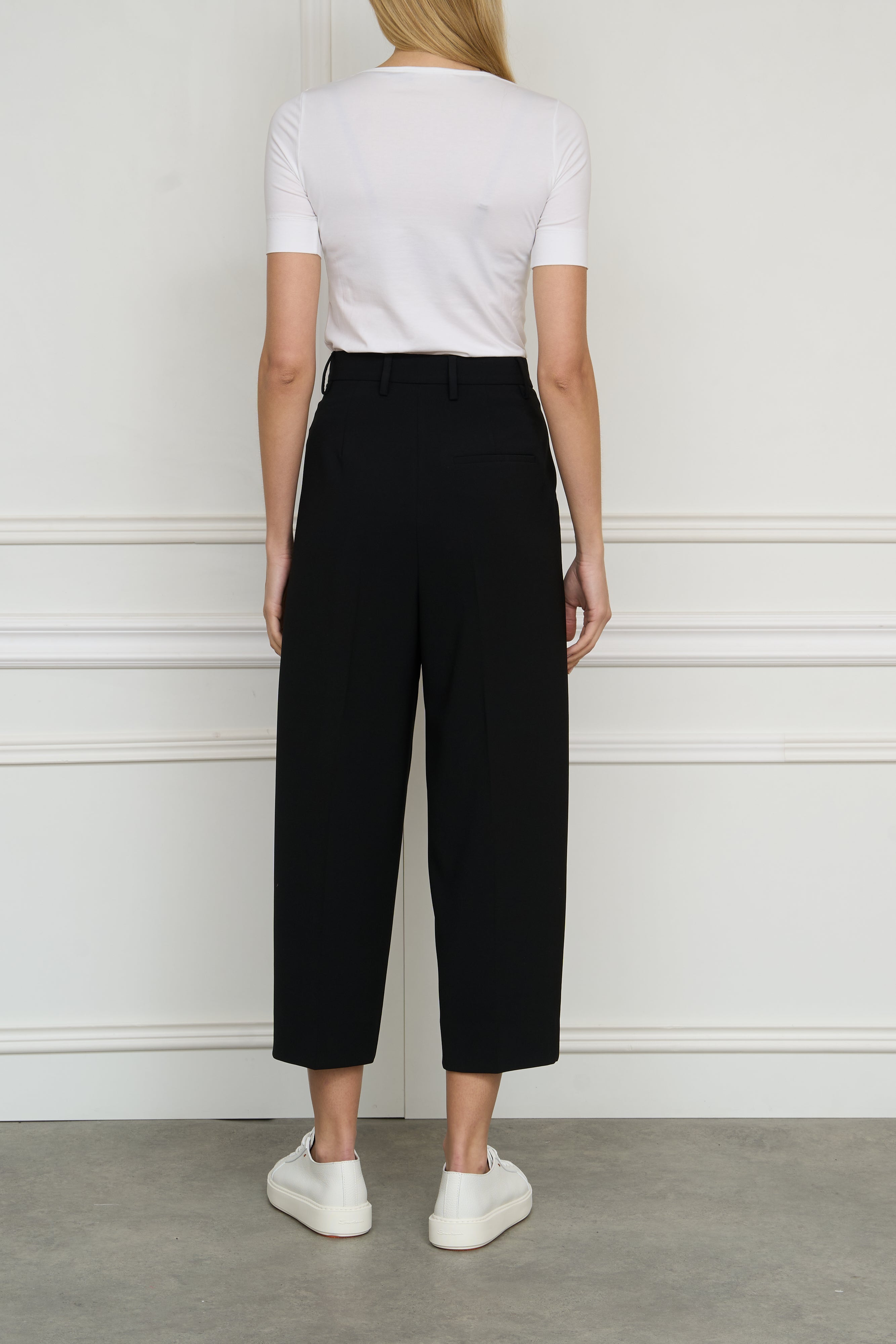 Cropped trousers 'NOA' in black