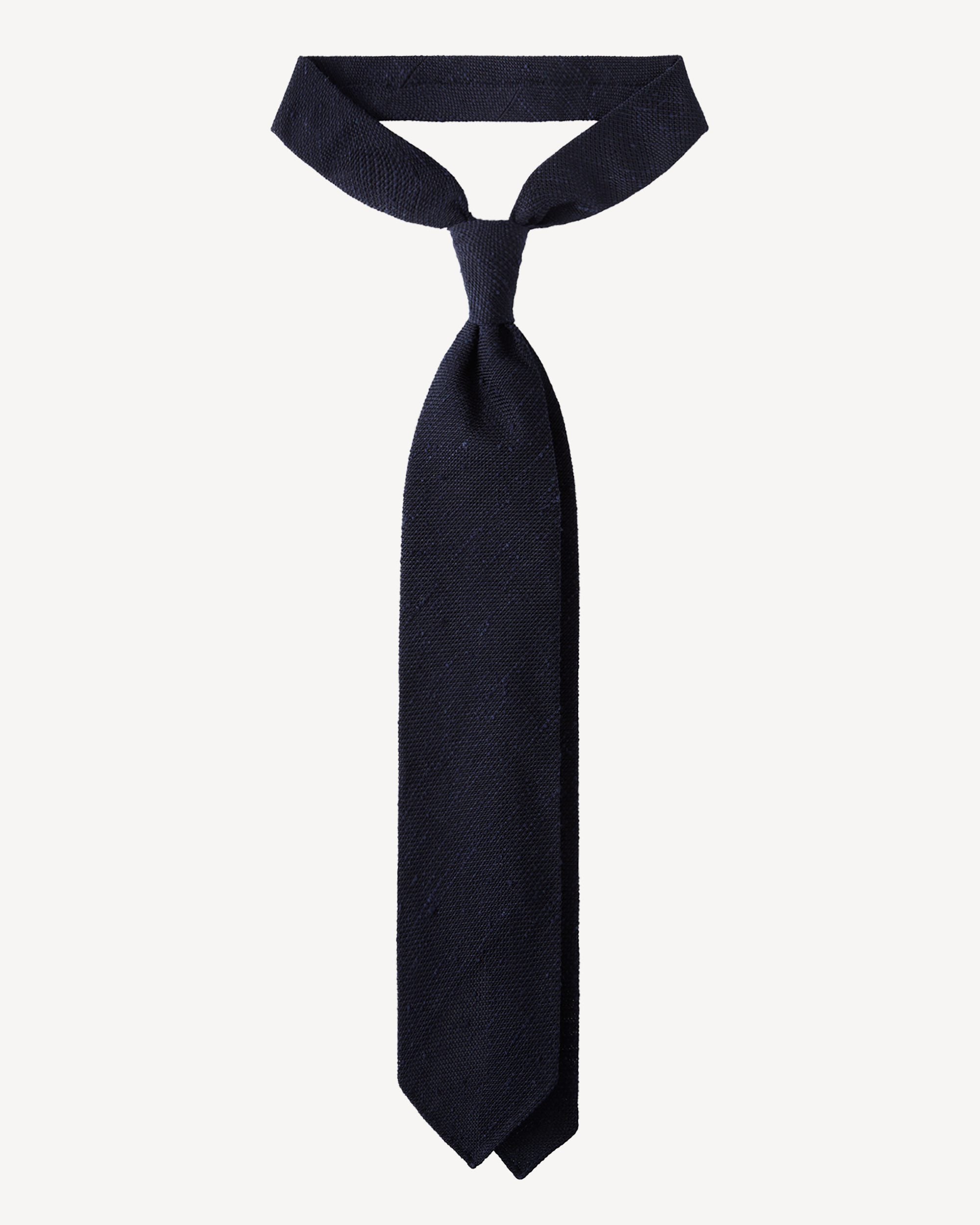Tie in navy