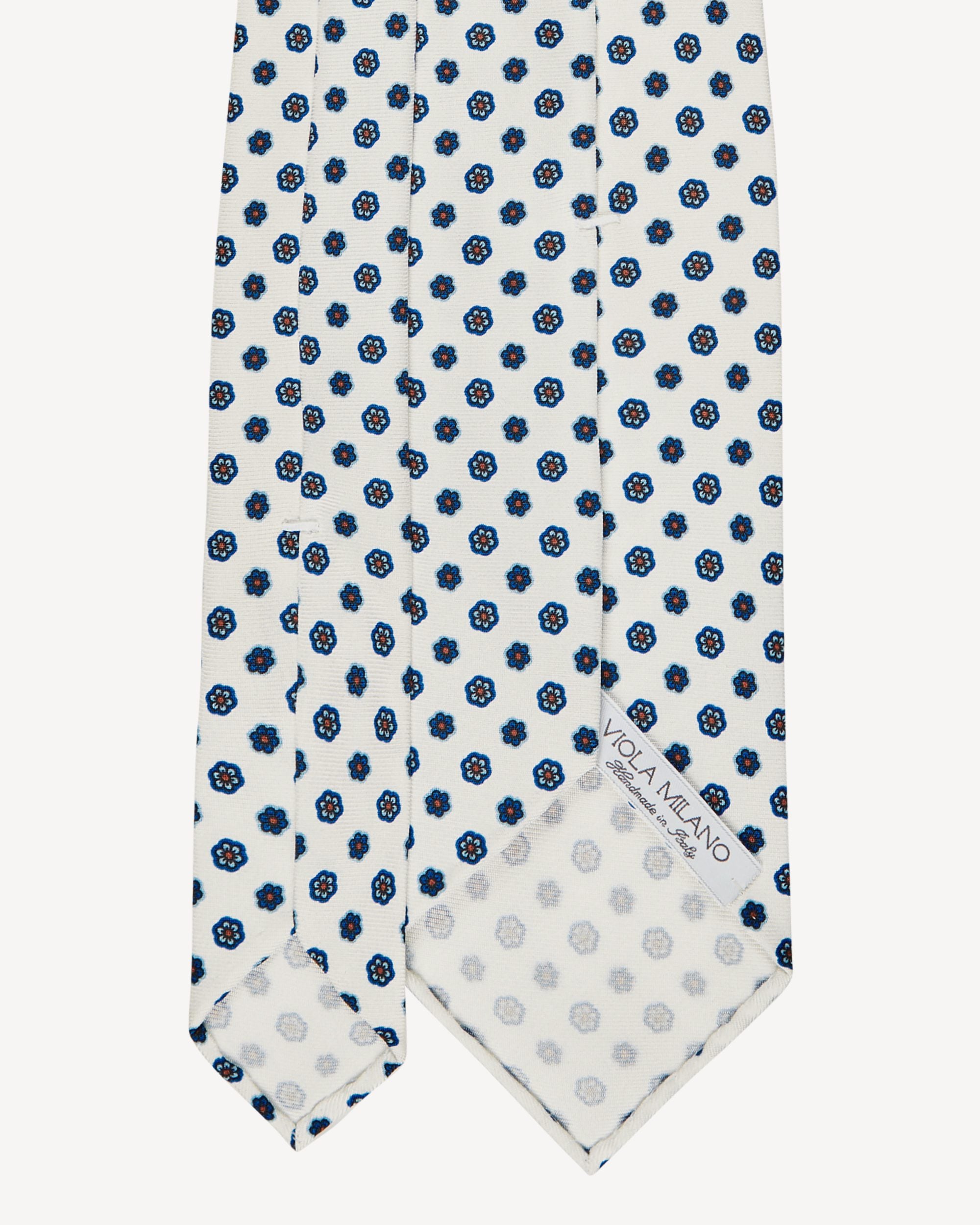 Tie in white