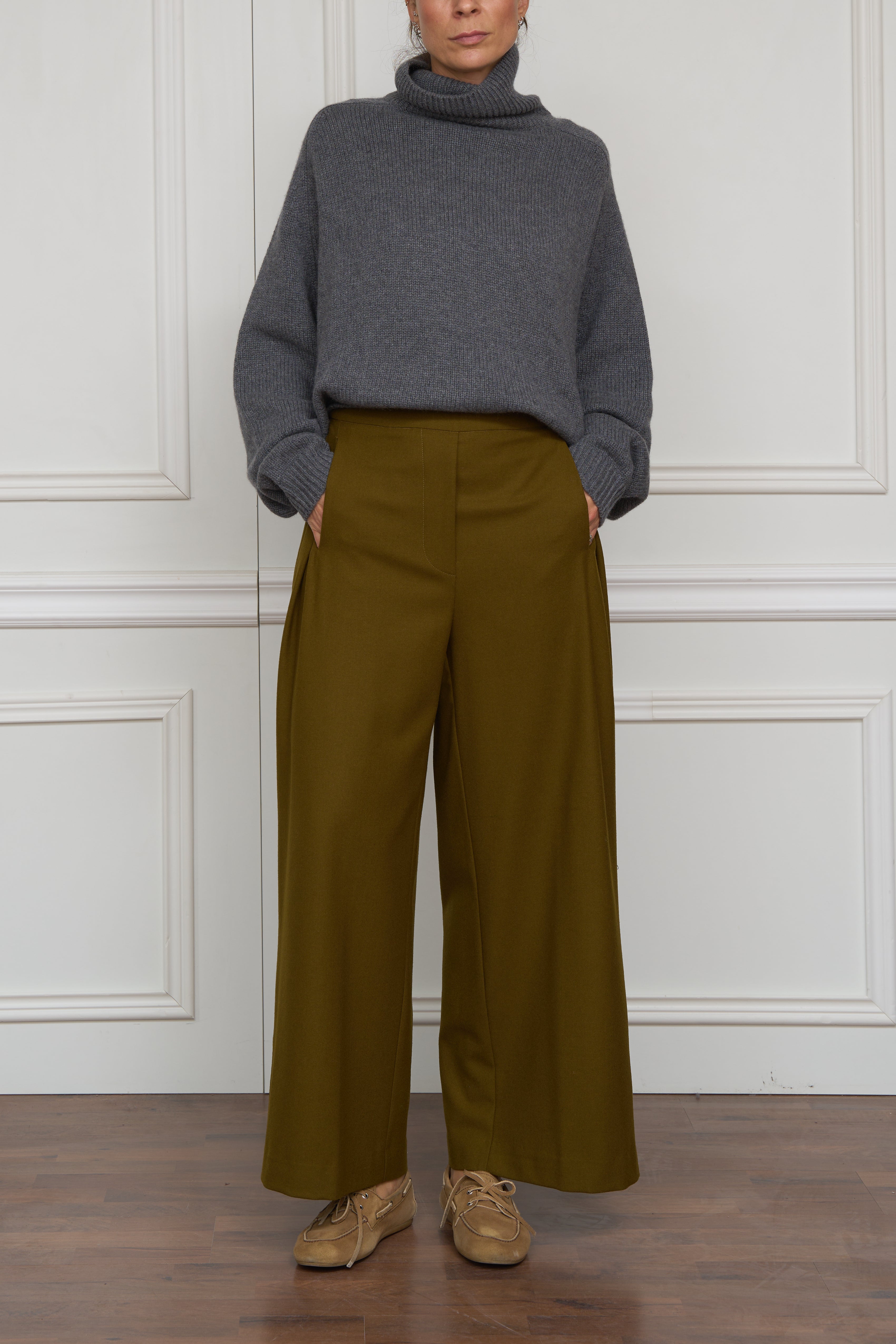 Wool trousers in green
