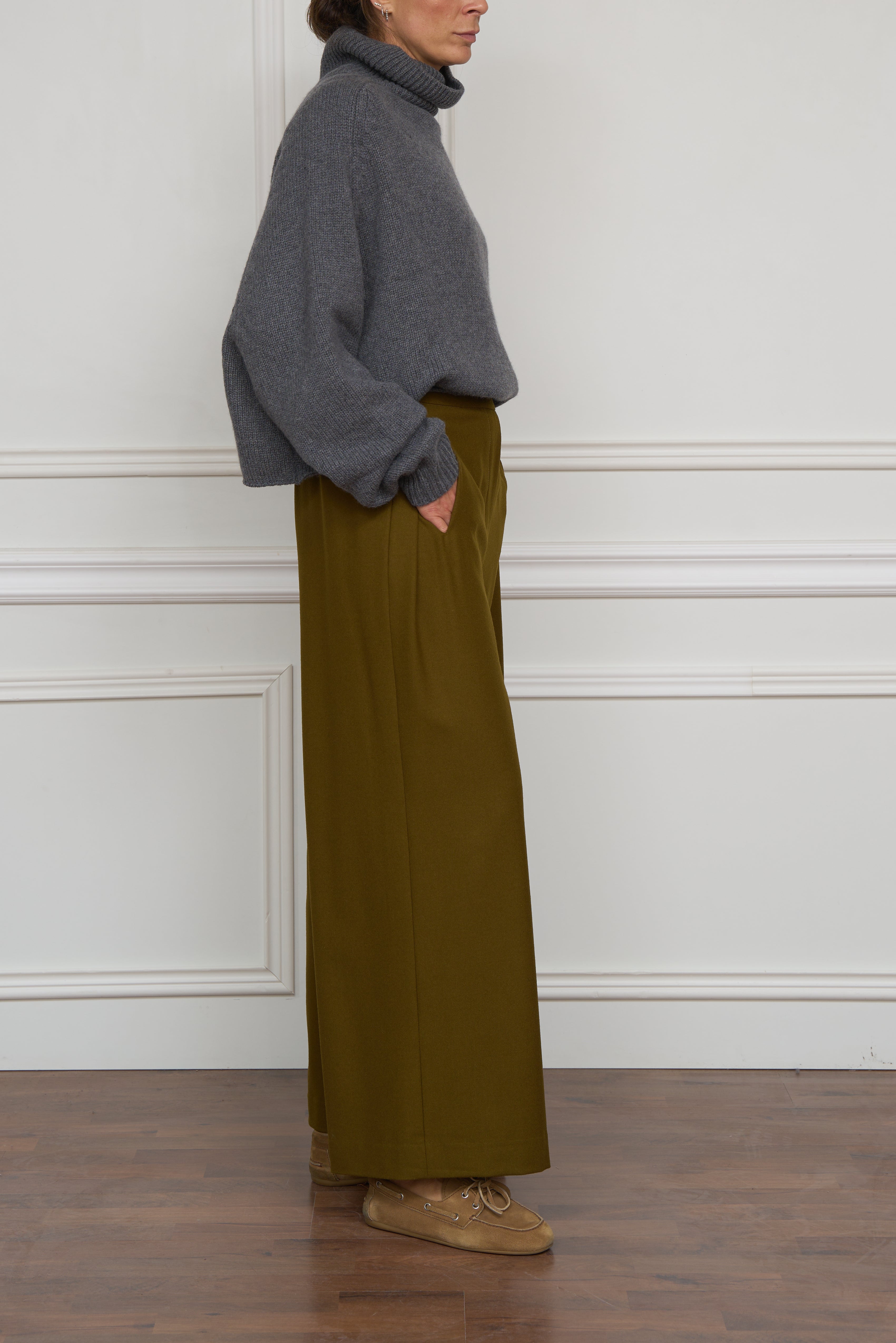Wool trousers in green
