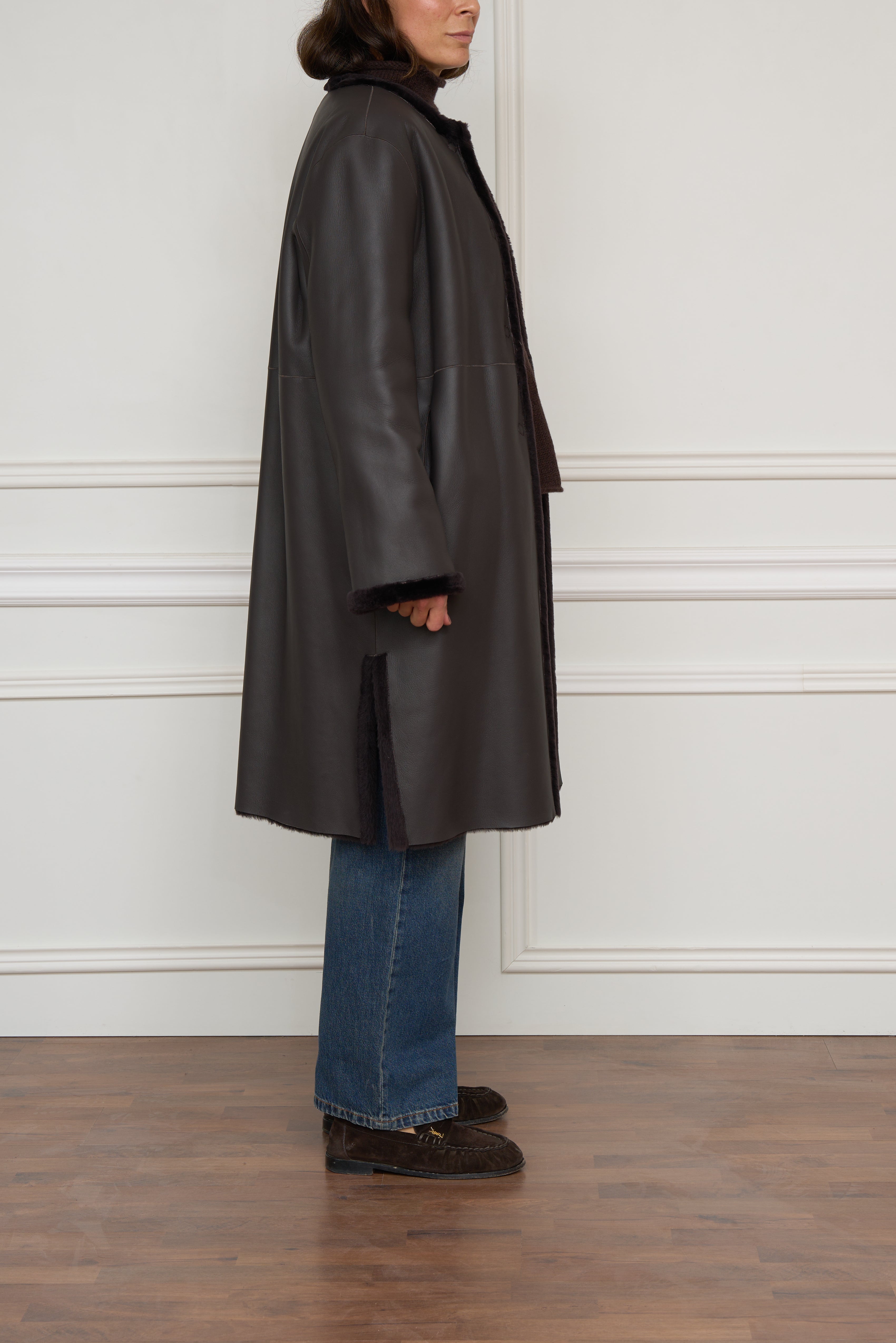 Wendemantel aus Lammfell und Leder in braun