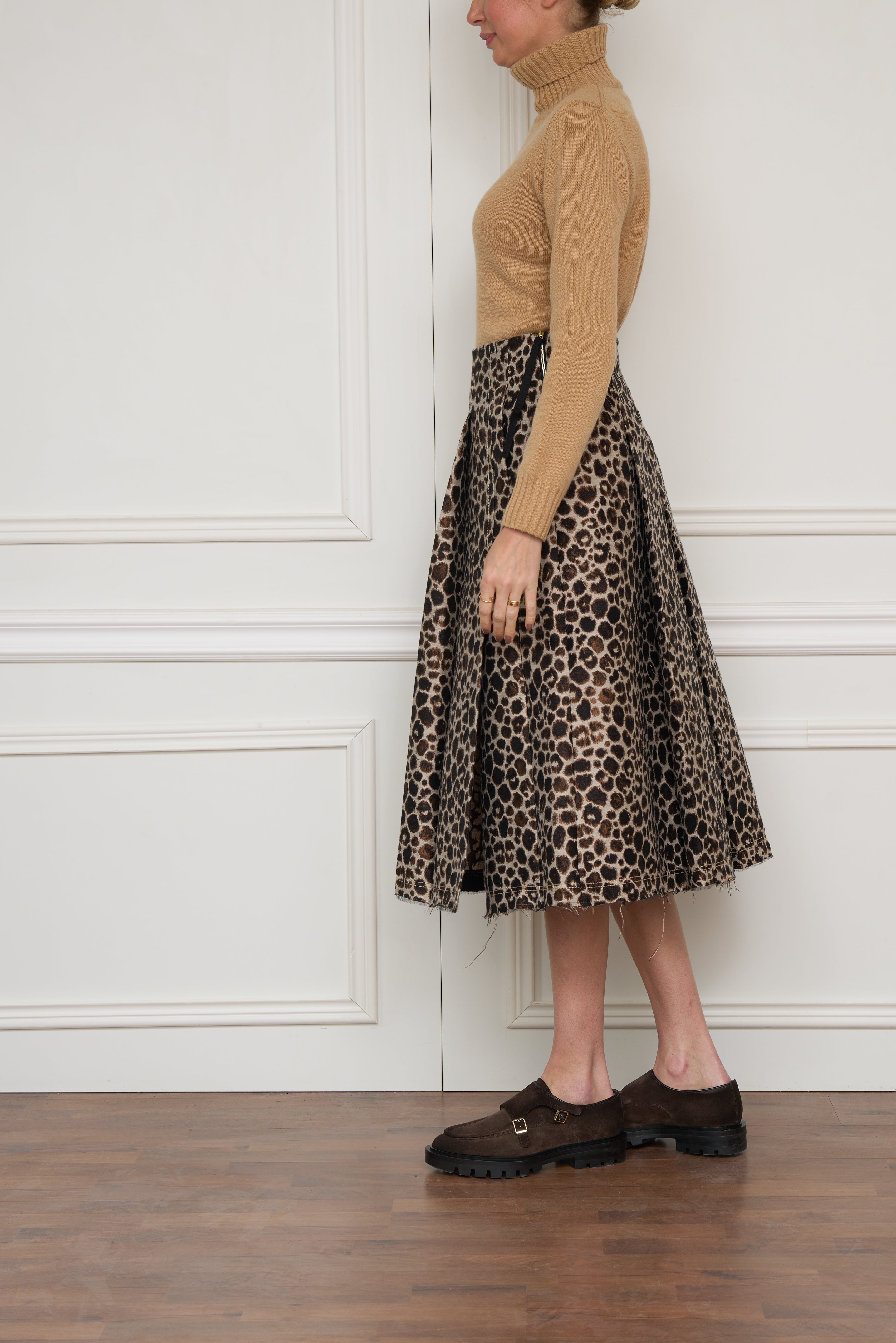 Faltenrock mit Leopardenmuster